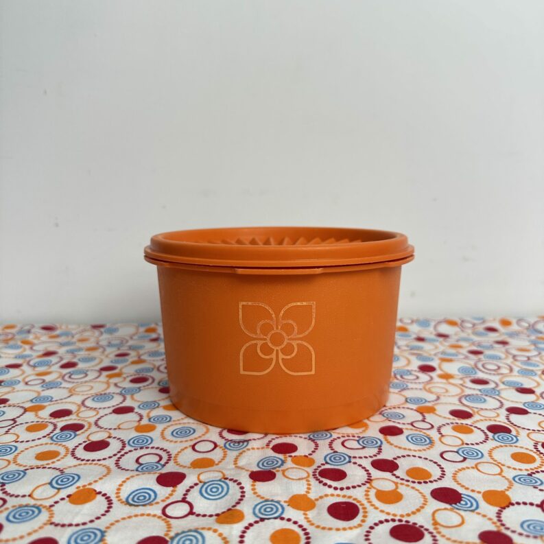 Petit tupperware vintage orange