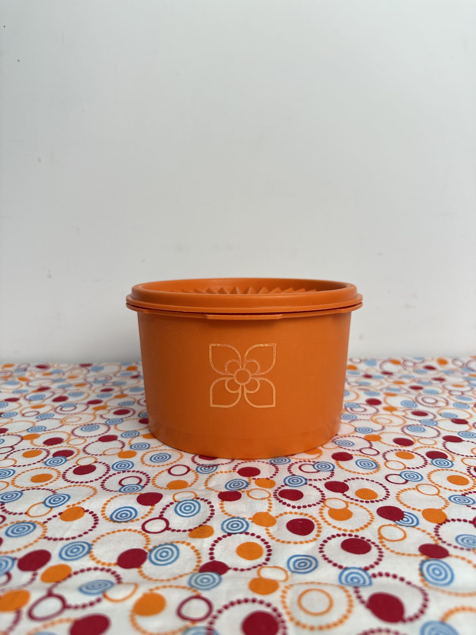Petit tupperware vintage orange