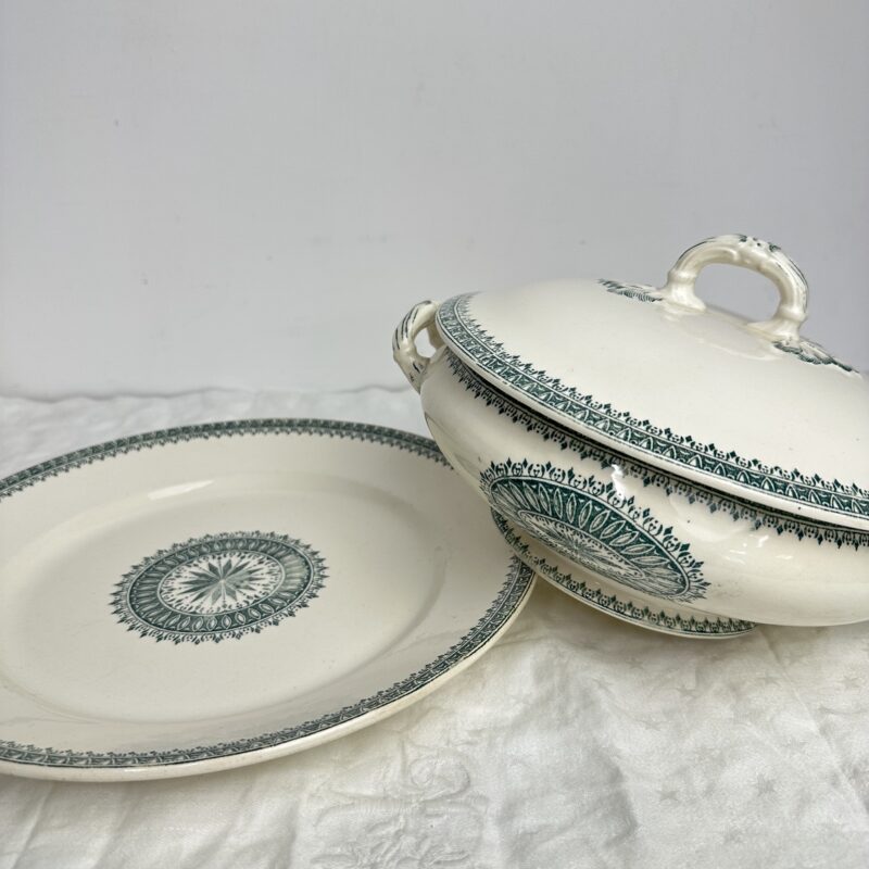 Soupière et plat Creil et Montereau Labrador