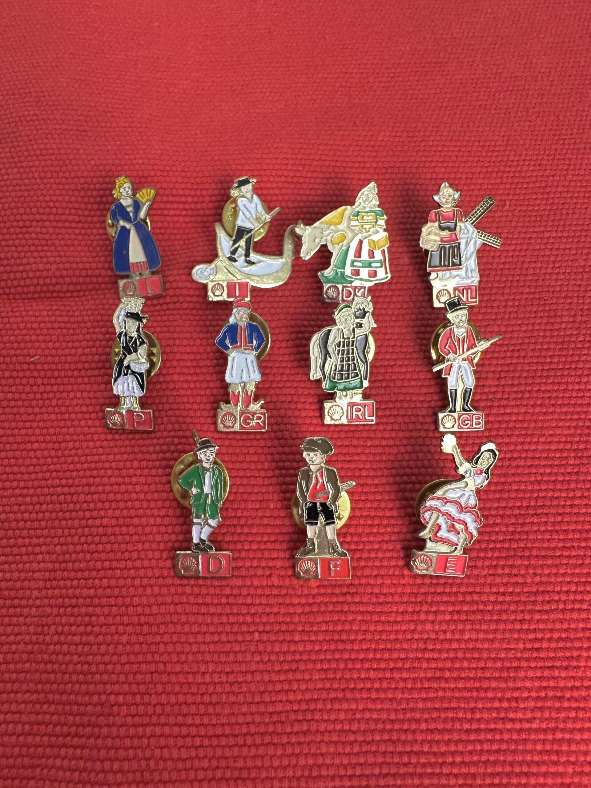 Lot de 11 pin's Shell vintage