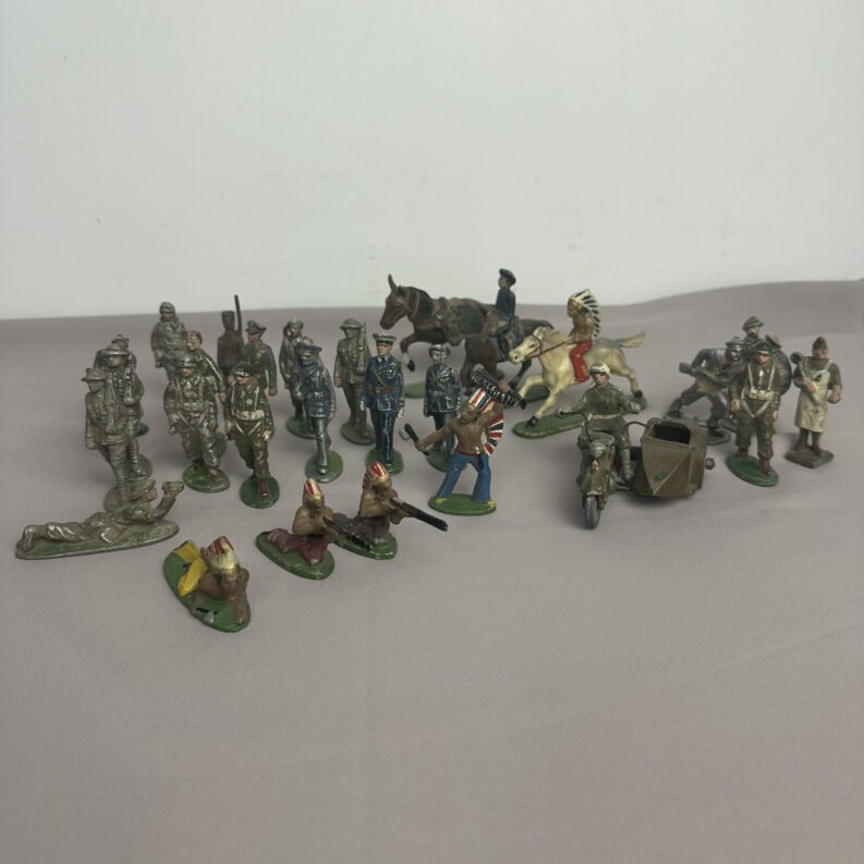 Lot soldats et figurines Quiralu