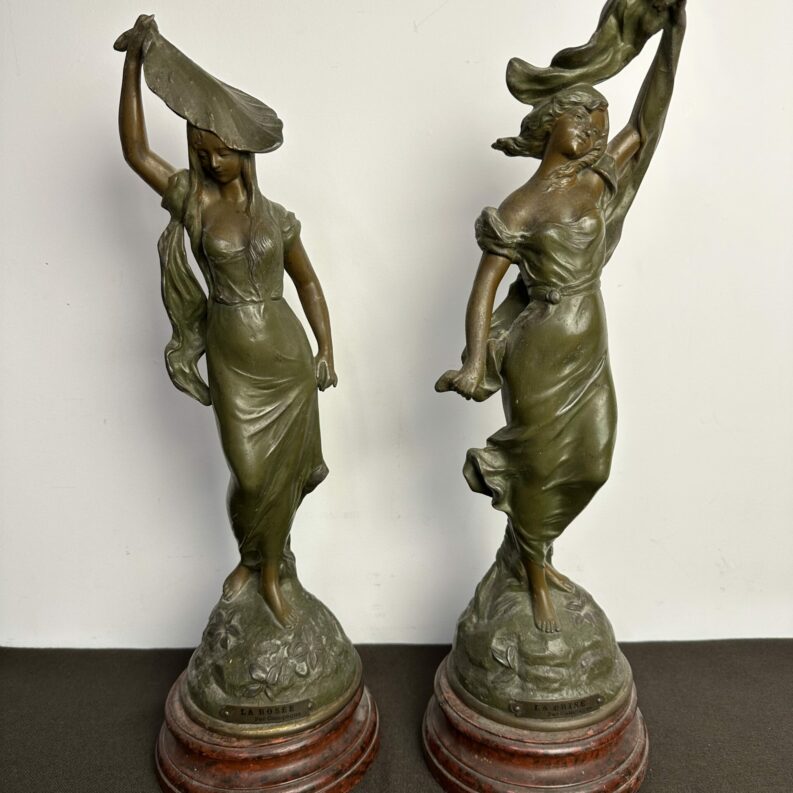 Duo de statues La Rosée et La Brise par Campagne