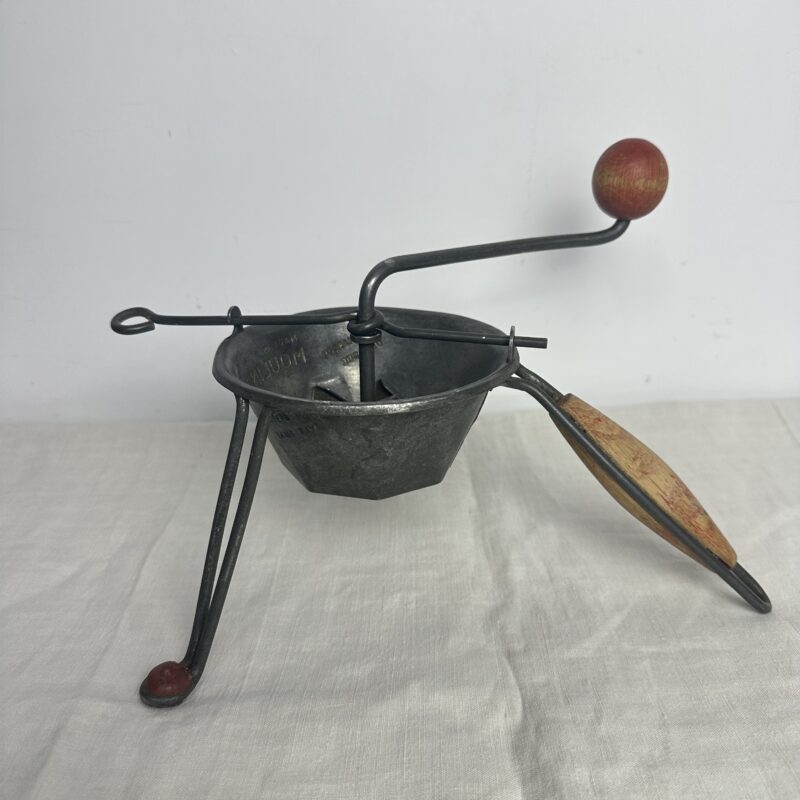 Ancien presse purée Moulinette