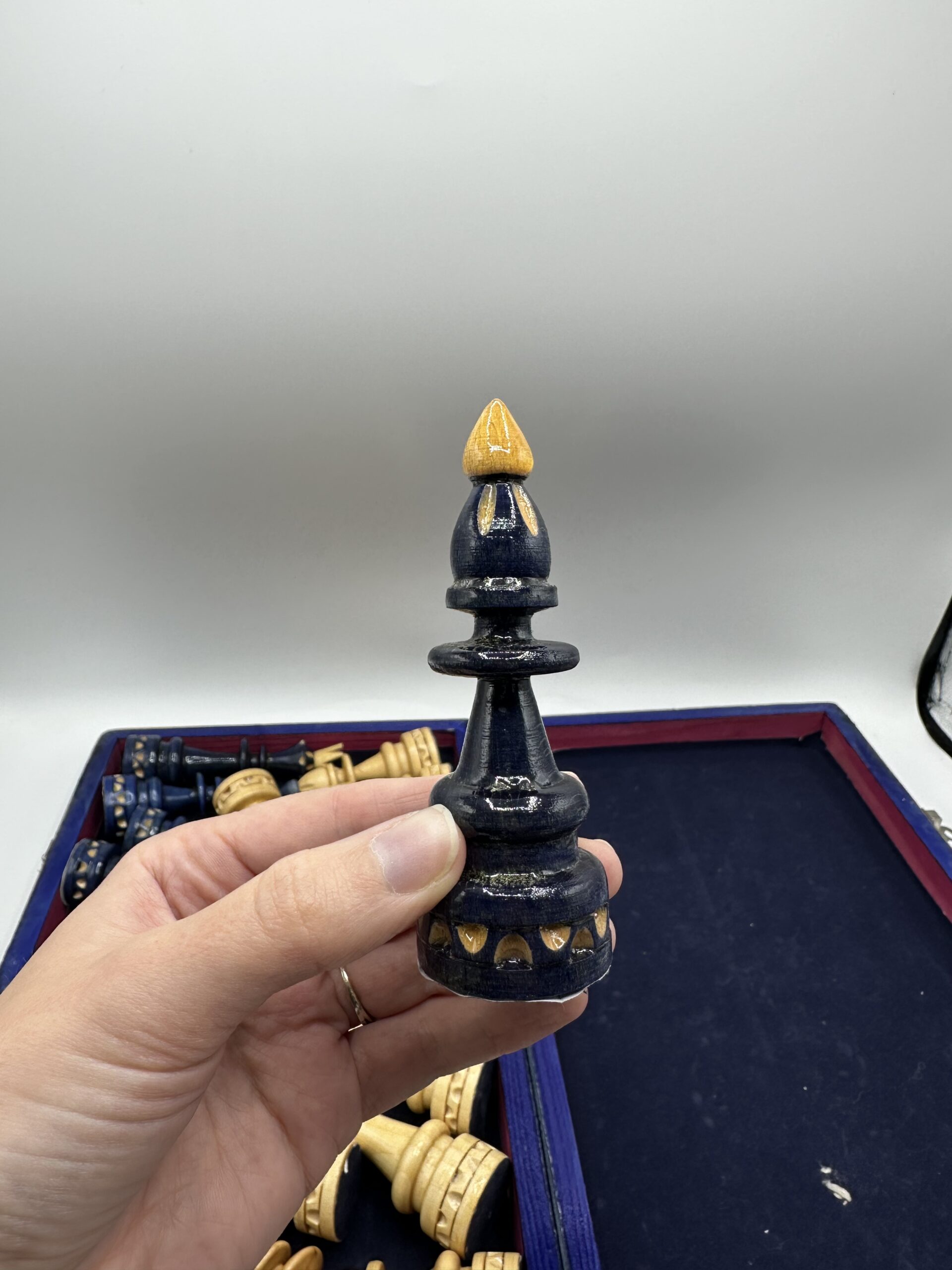 Jeu d'échecs en bois vintage – Image 4