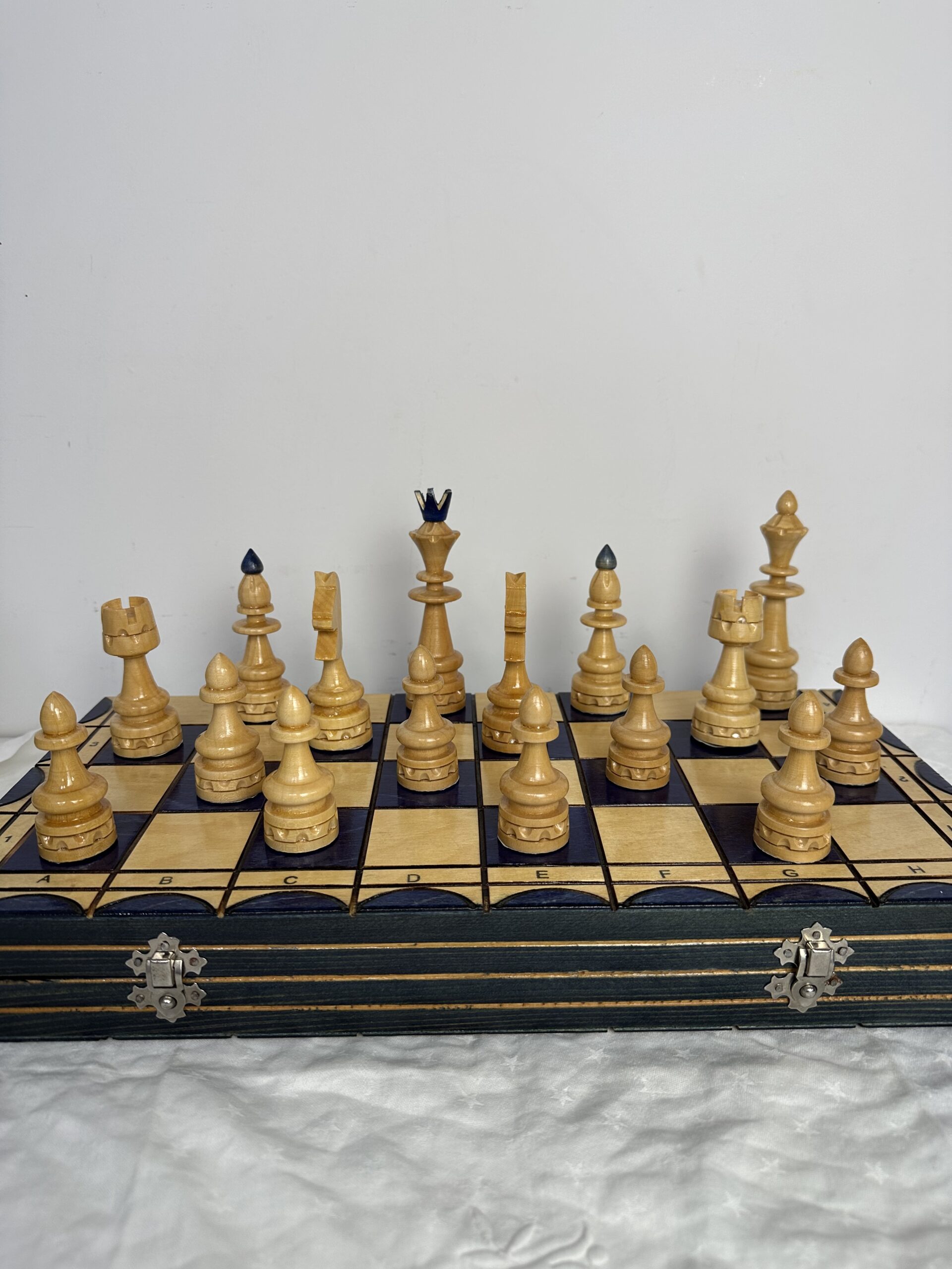 Jeu d'échecs en bois vintage