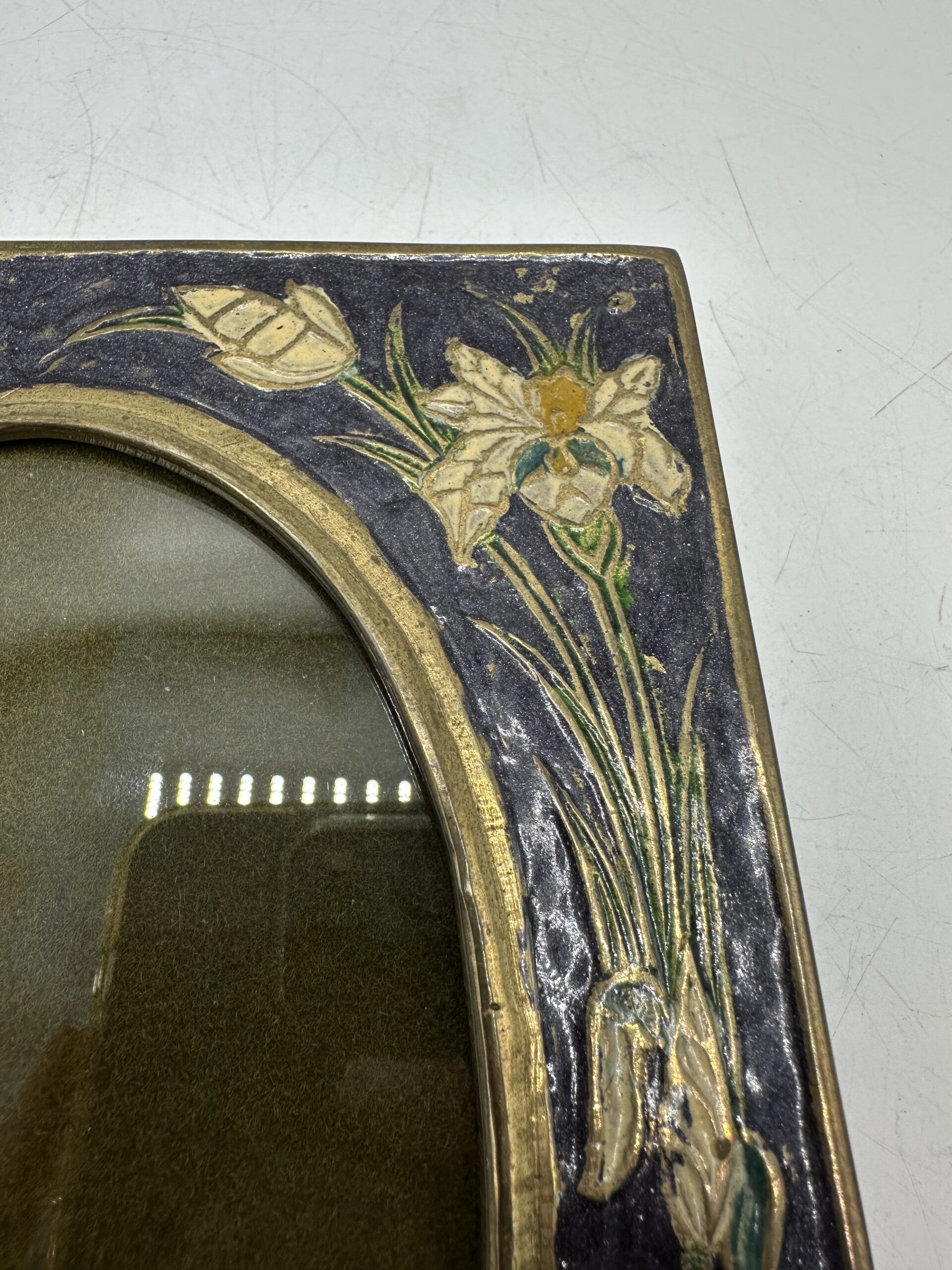 Ancien cadre fleuri en laiton et gravé – Image 5