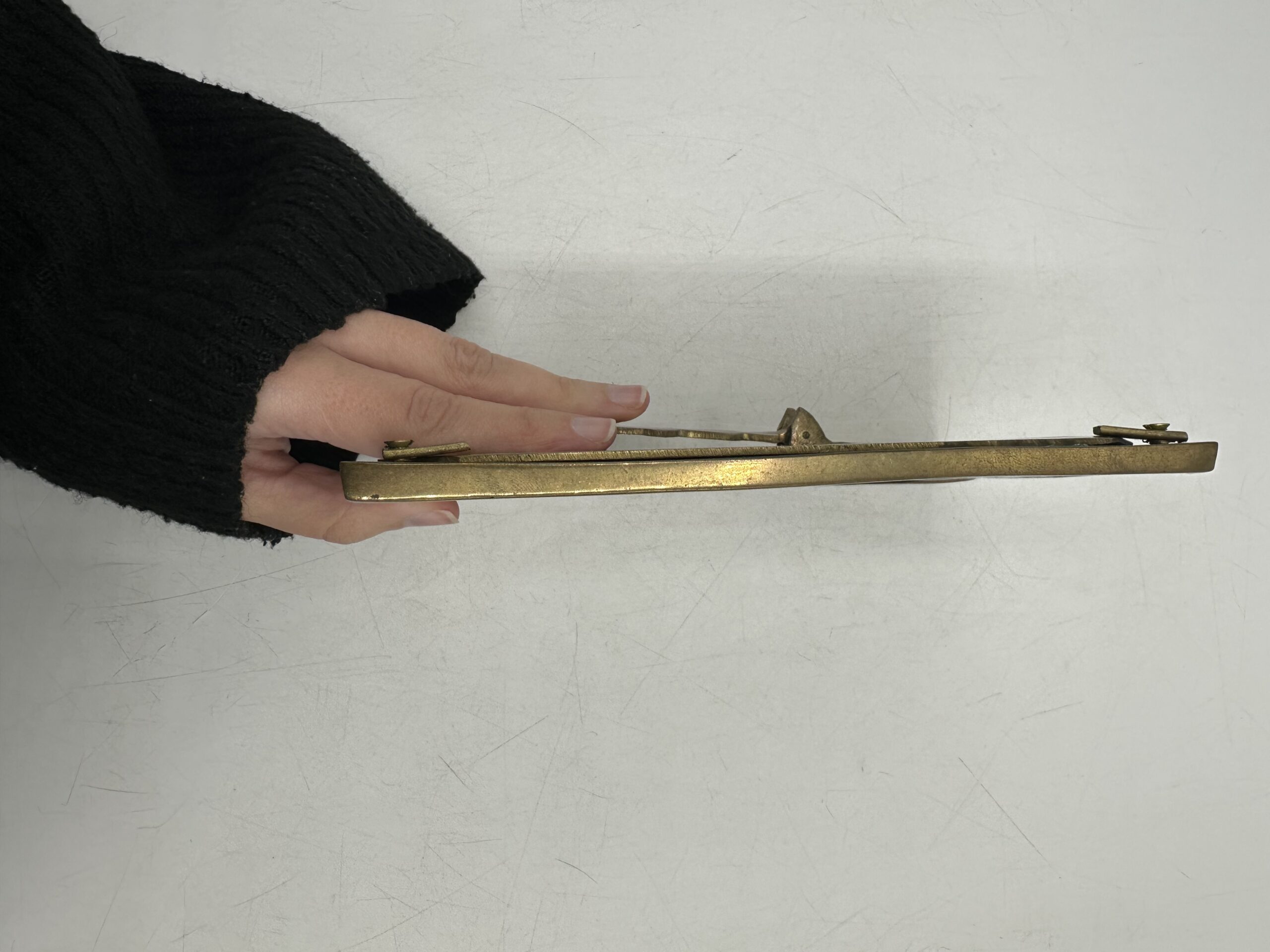 Ancien cadre fleuri en laiton et gravé – Image 9