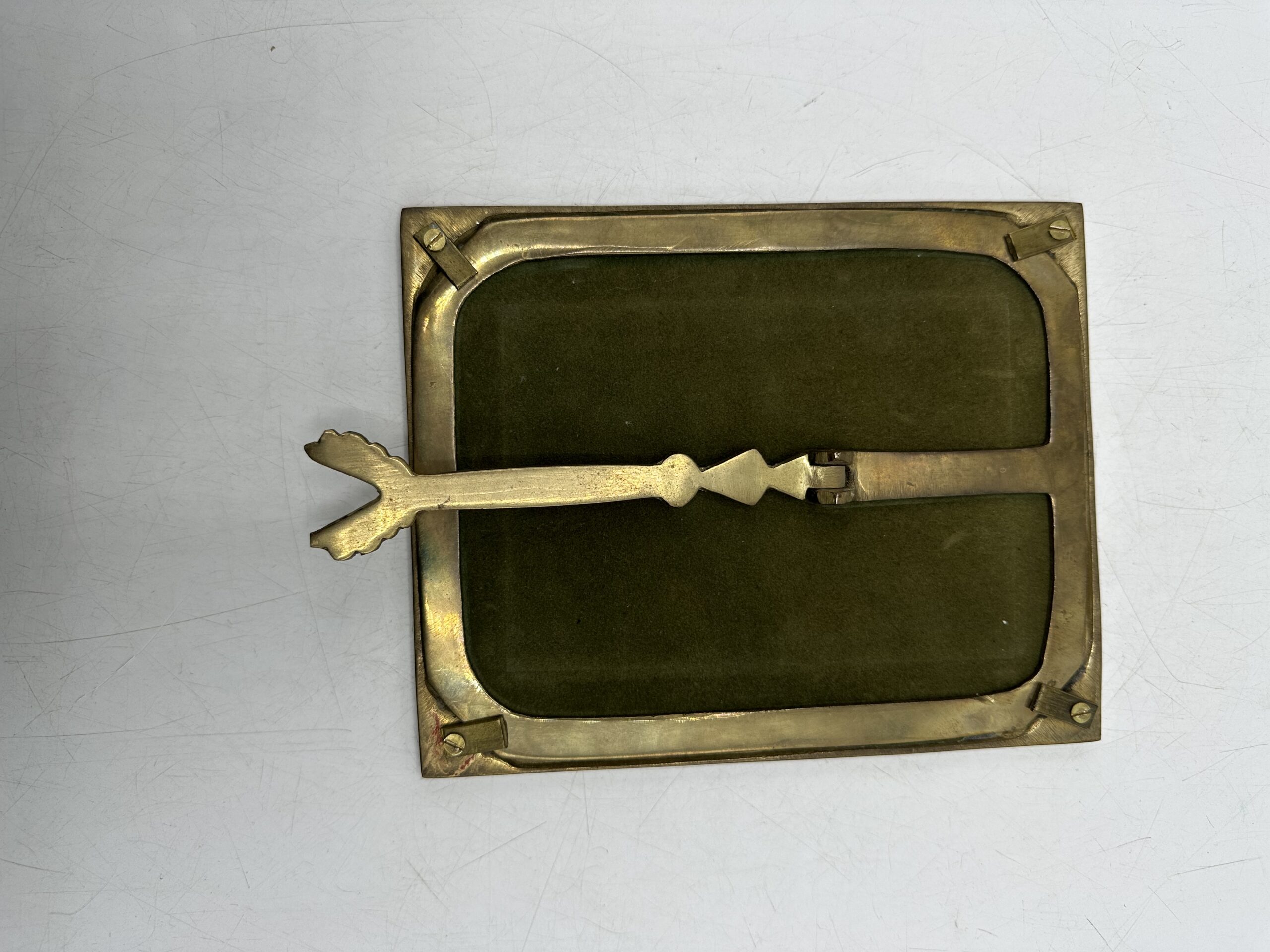 Ancien cadre fleuri en laiton et gravé – Image 10