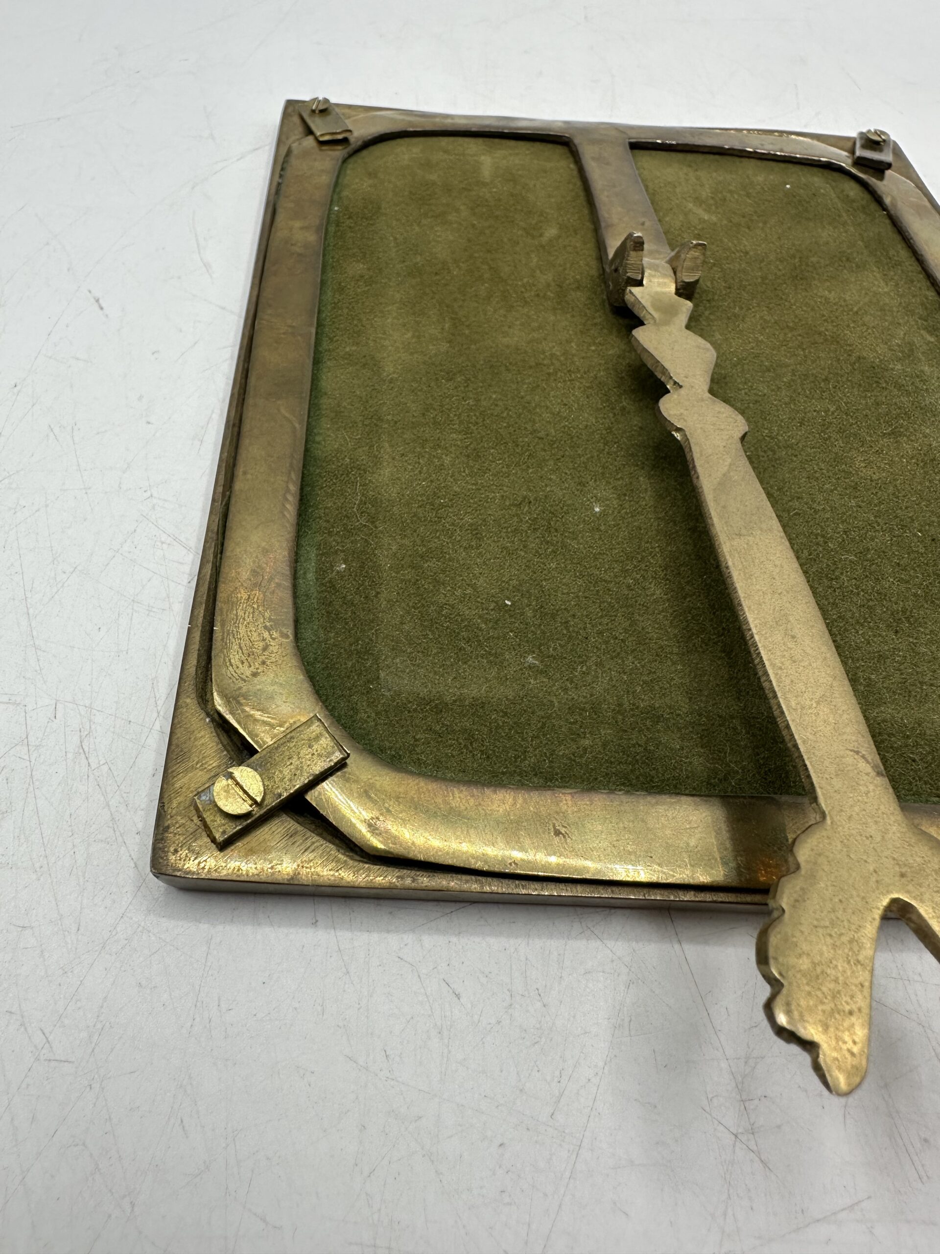 Ancien cadre fleuri en laiton et gravé – Image 11