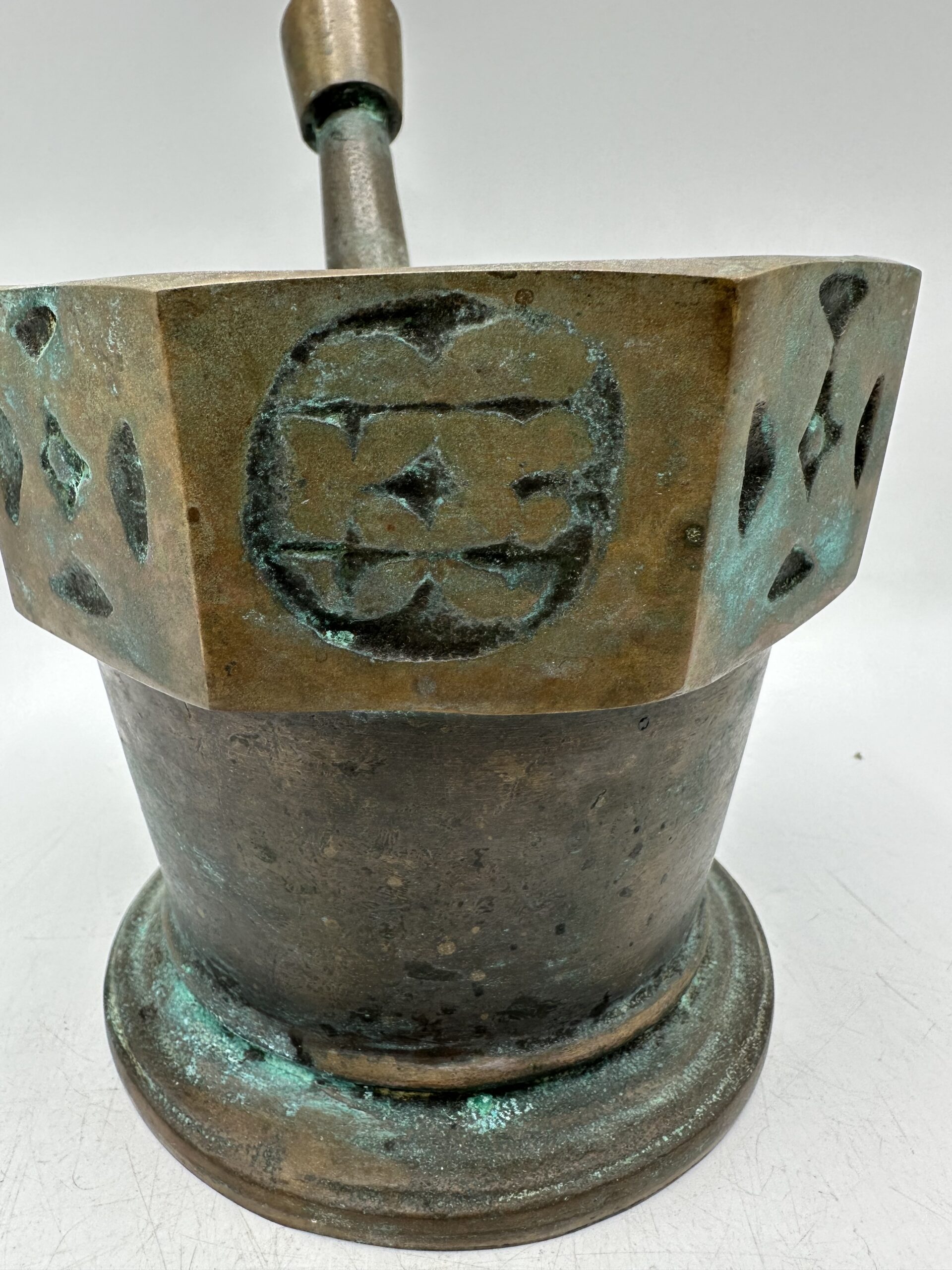 Ancien mortier et pilon en bronze années 60 – Image 9