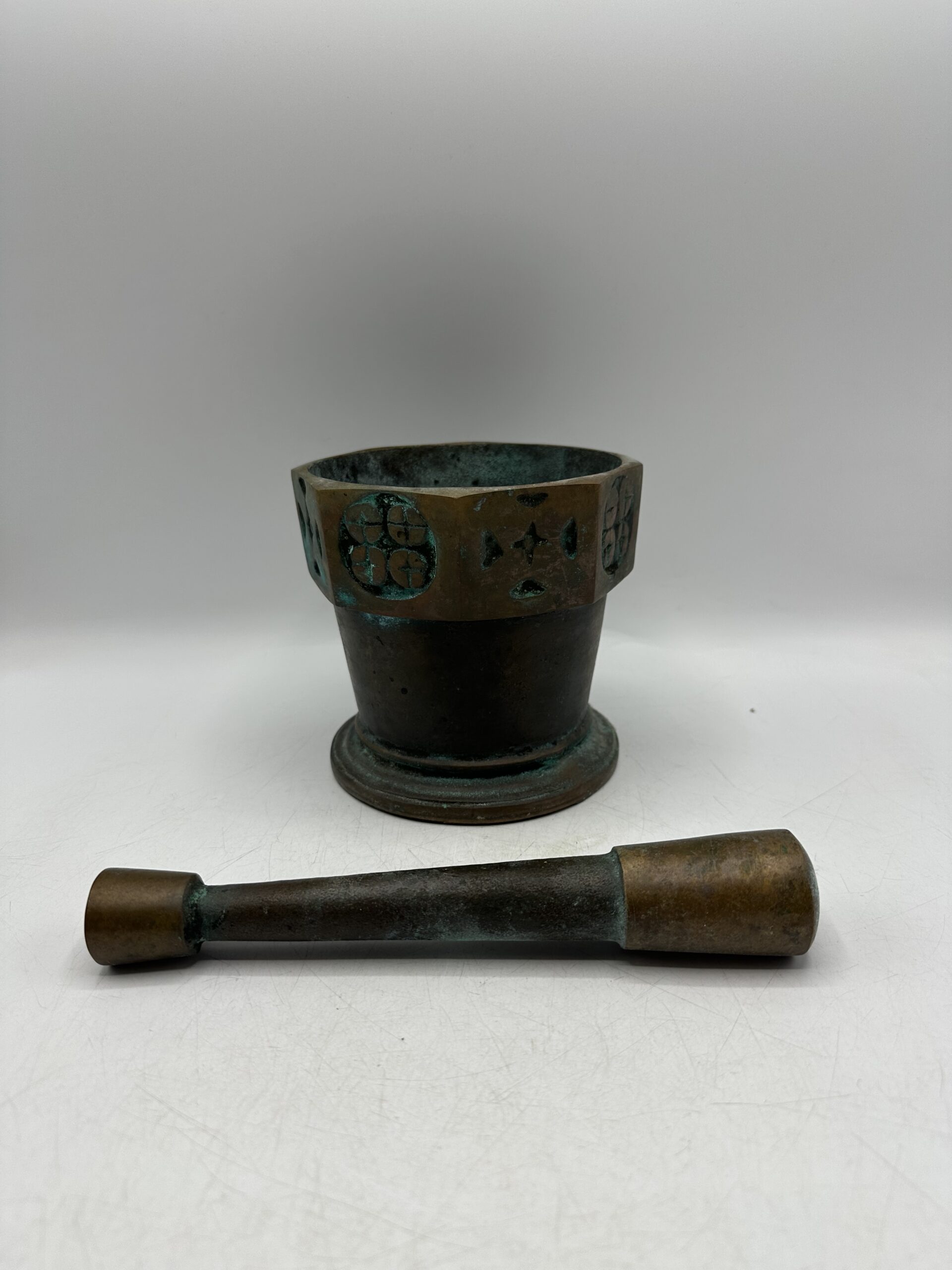 Ancien mortier et pilon en bronze années 60 – Image 6