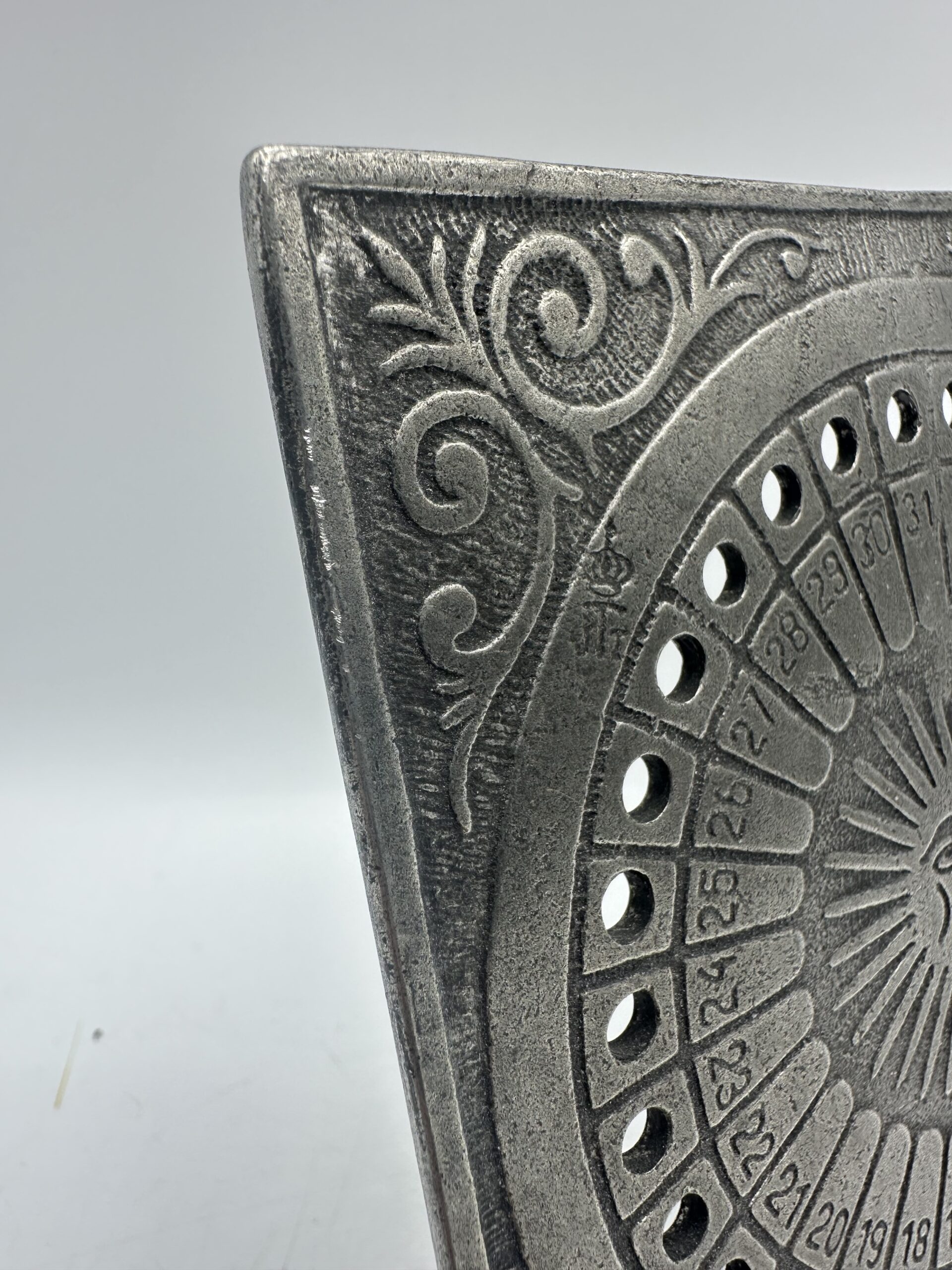 Ancien calendrier perpétuel étain – Image 5