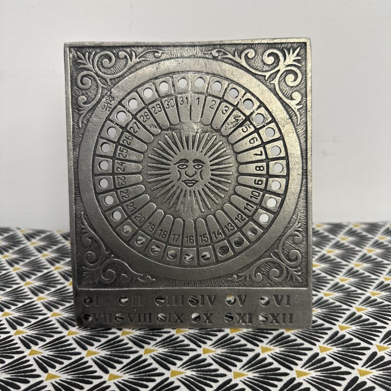 Ancien calendrier perpétuel étain
