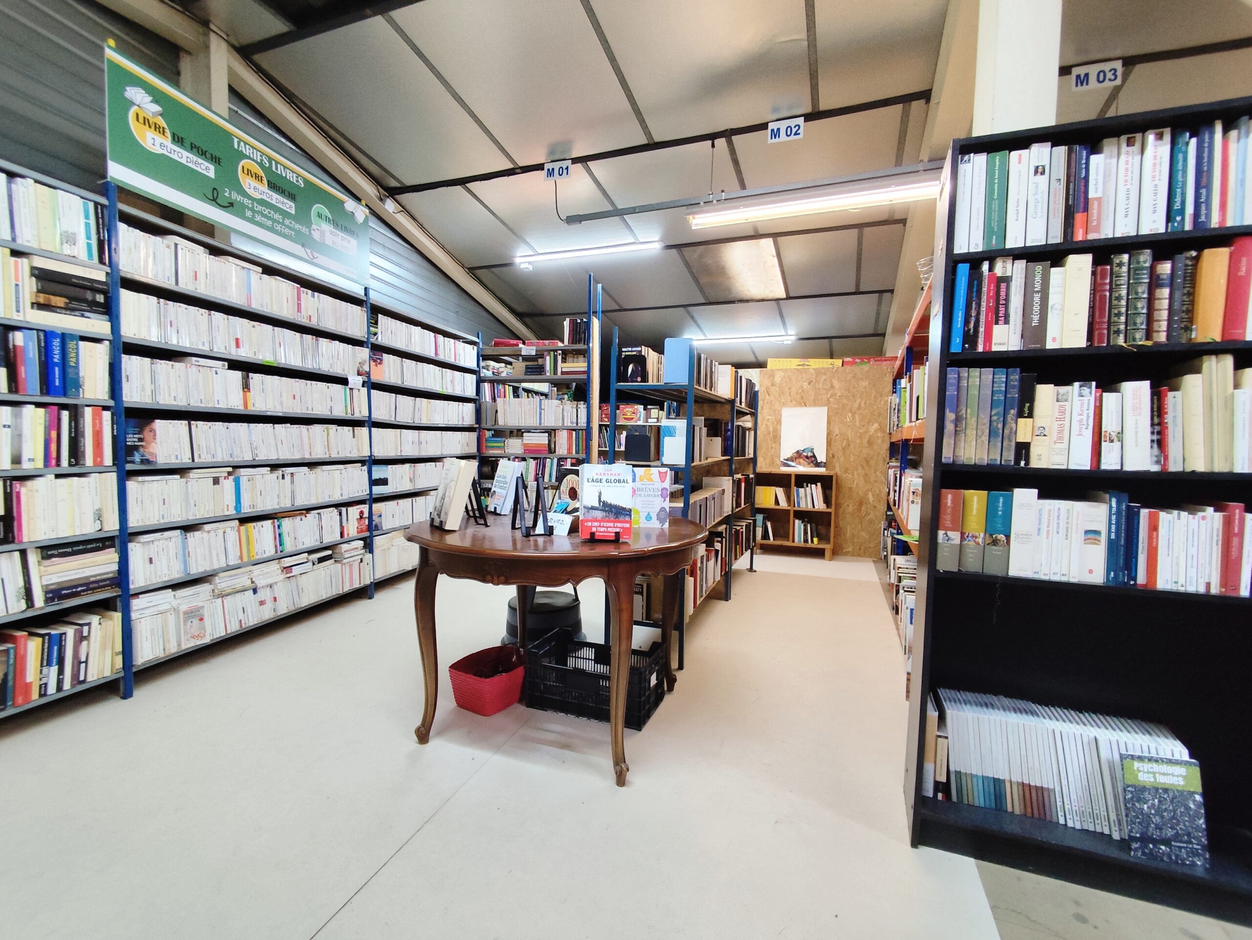 Présentation thématique de livres d’occasion dans notre librairie solidaire de Venelles, collection la pléiade