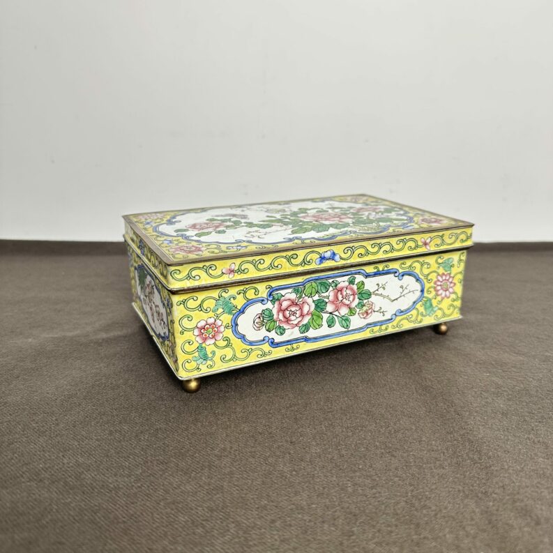 Boite émaillée style chinois