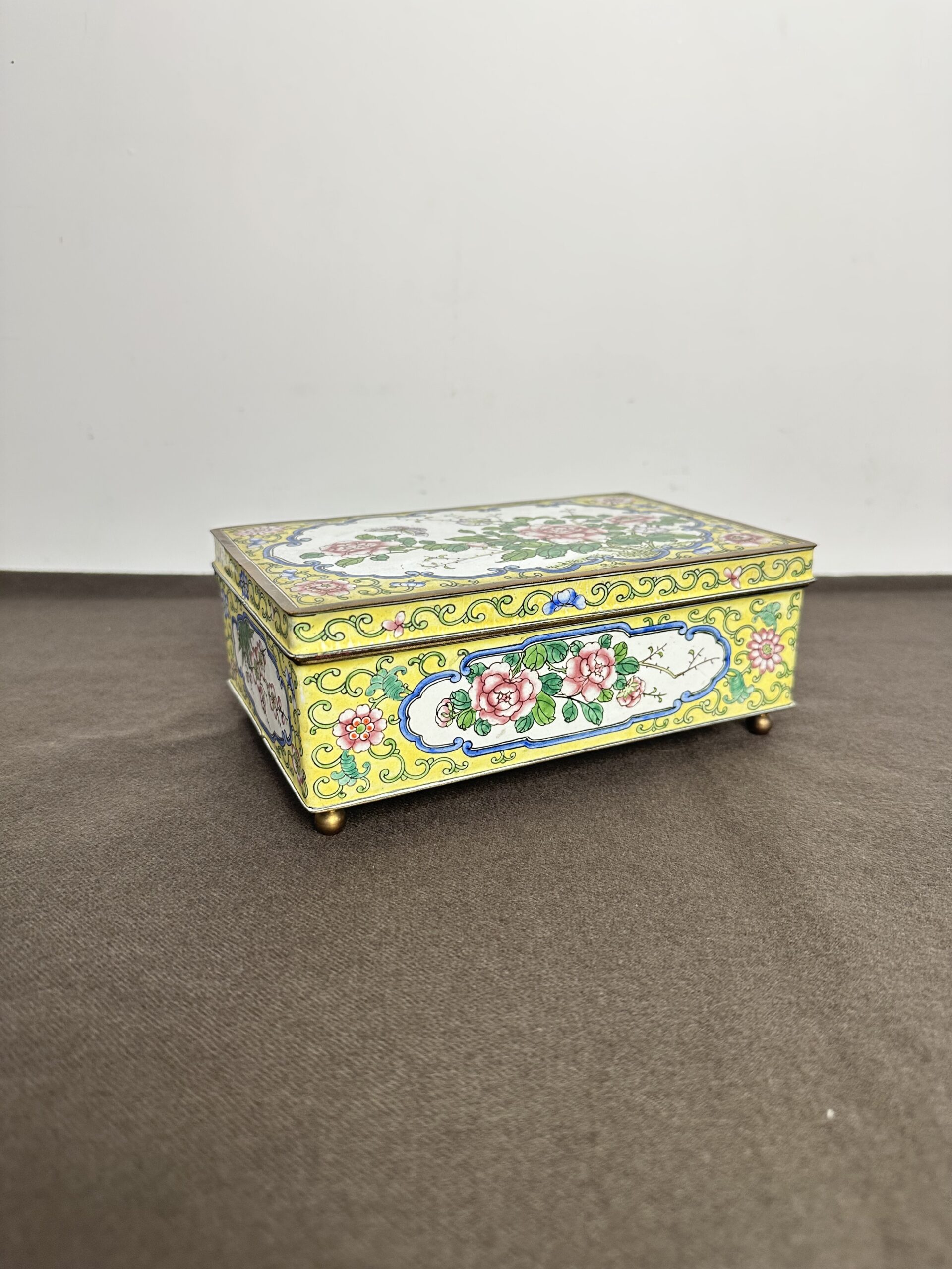 Boite émaillée style chinois