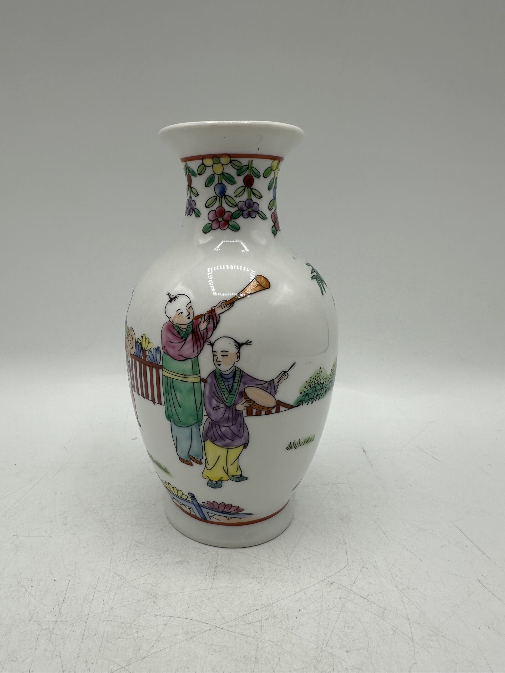Petit vase chinois en porcelaine – Image 3