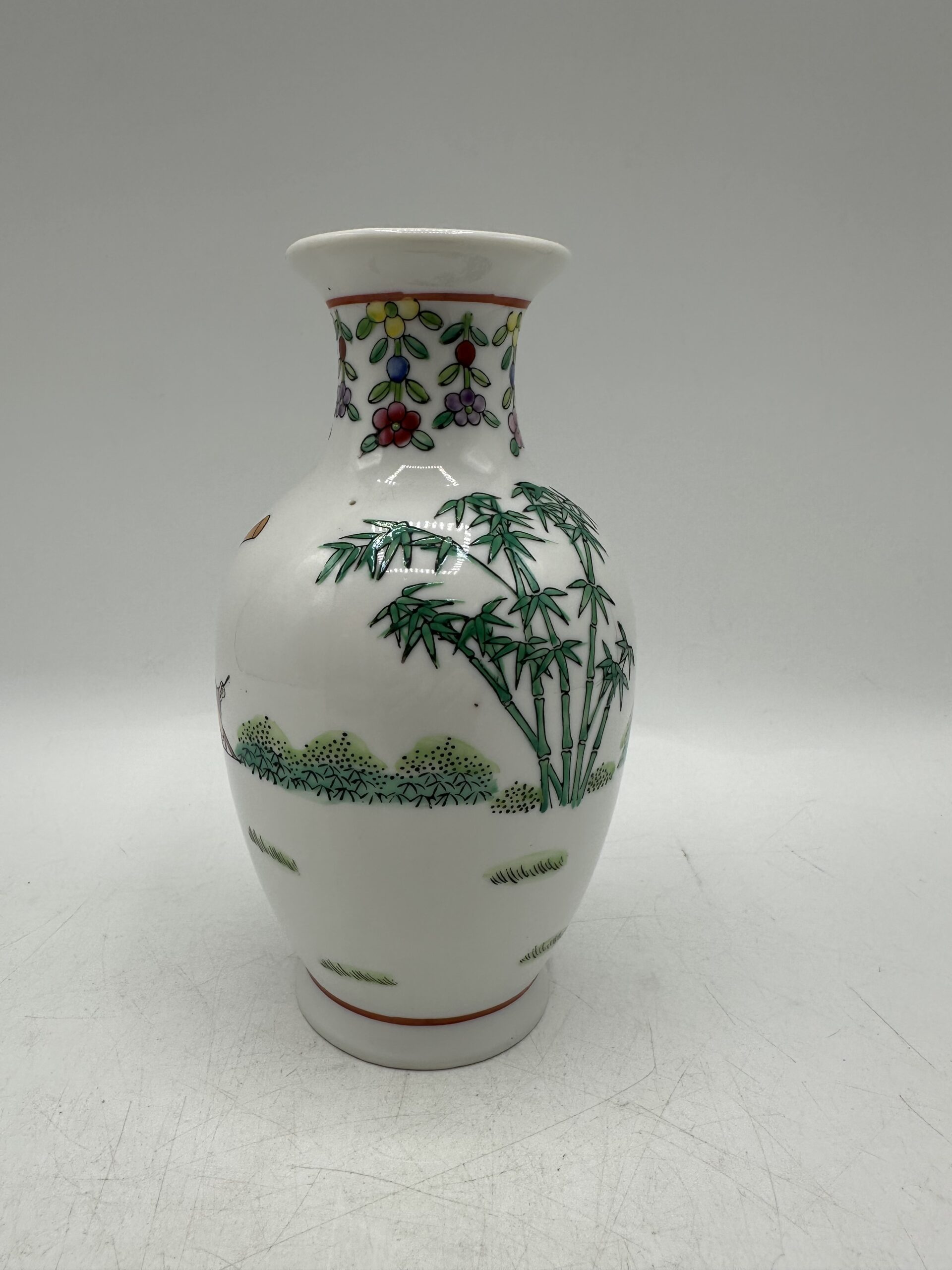 Petit vase chinois en porcelaine – Image 4