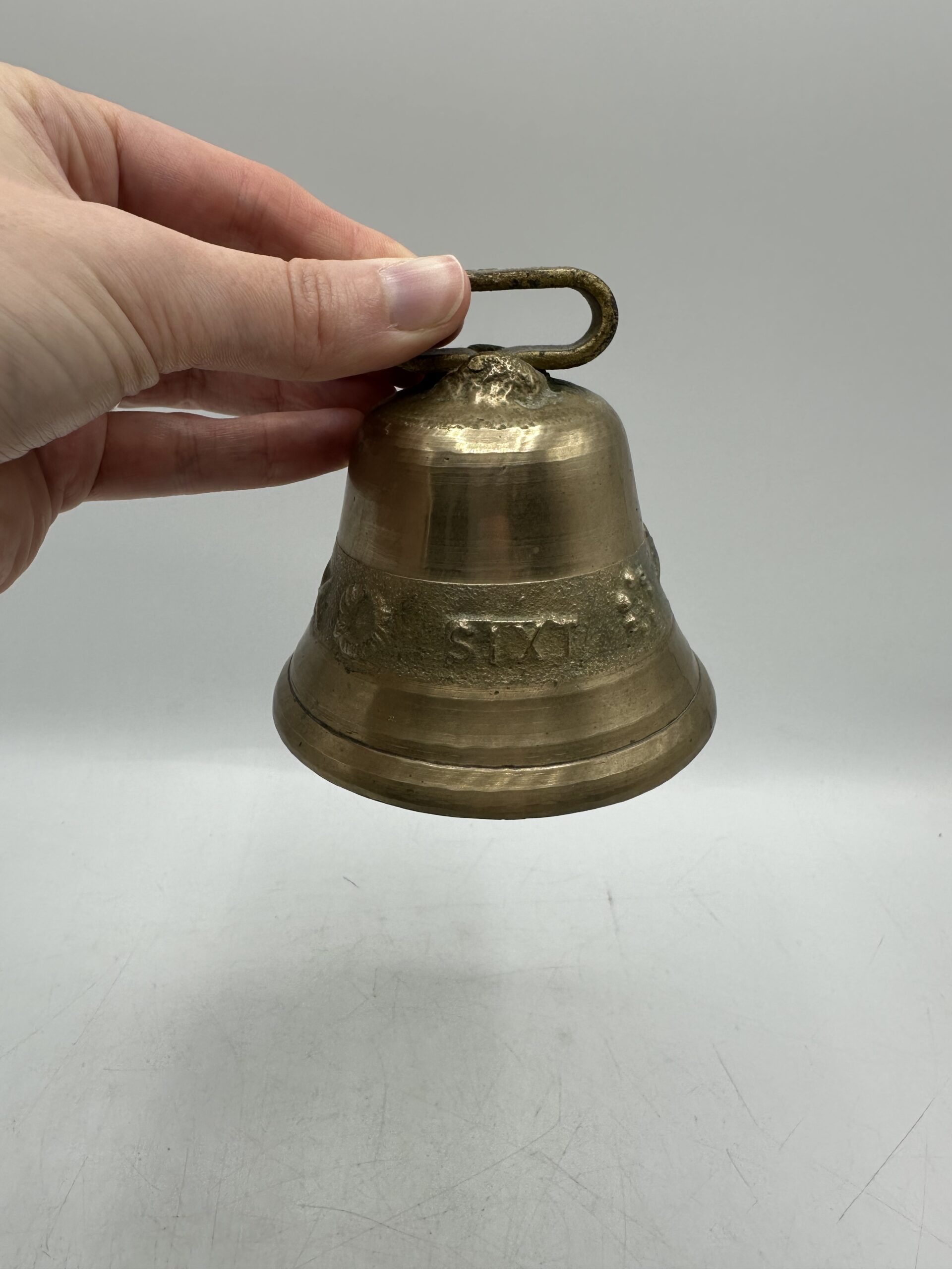 Petite cloche en laiton ancienne – Image 8