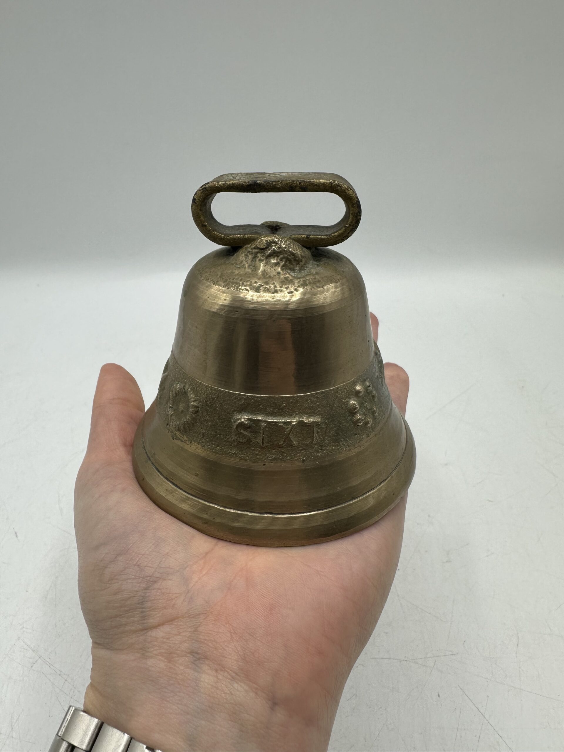 Petite cloche en laiton ancienne – Image 11