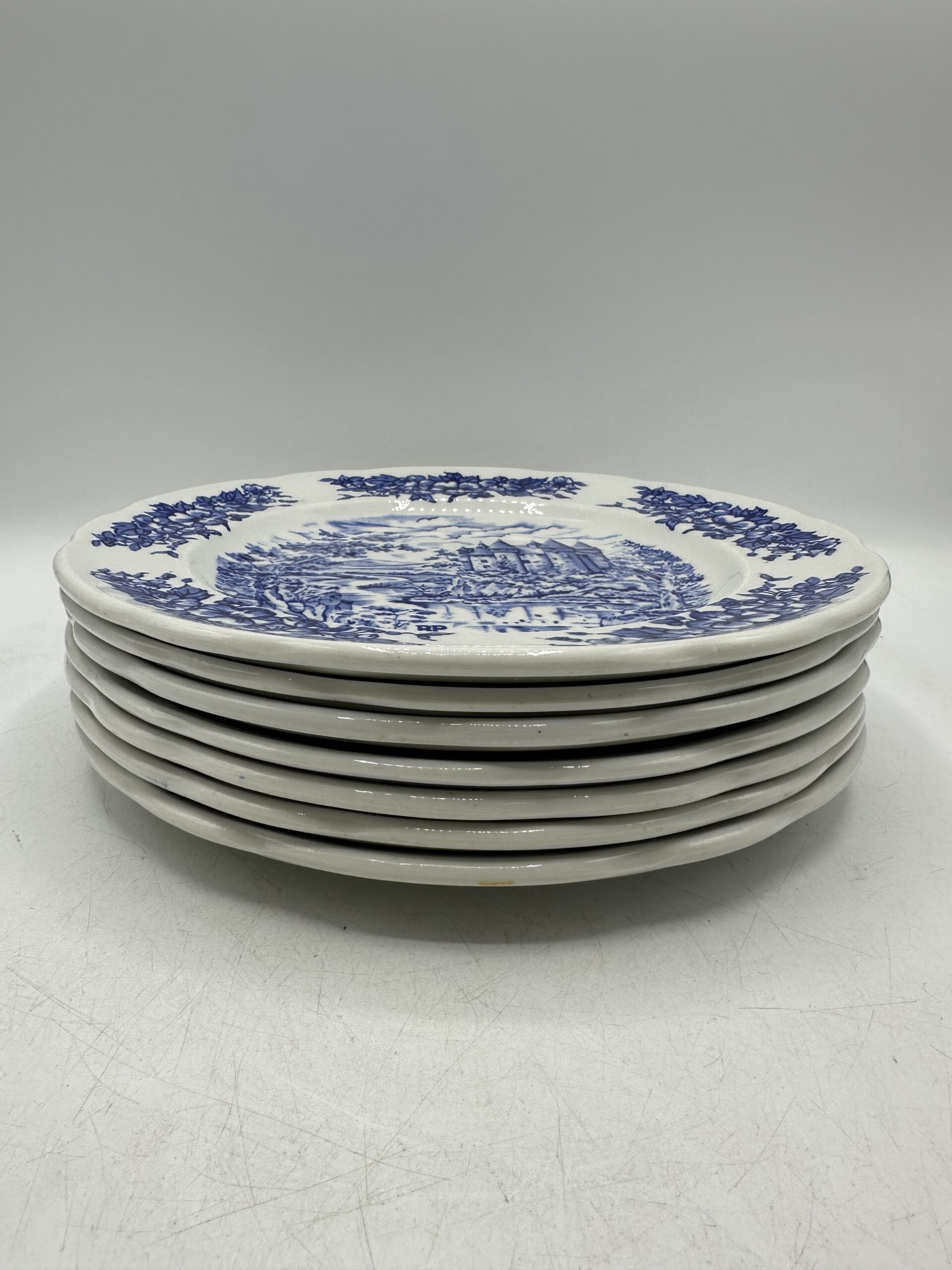 7 assiettes porcelaine Pyroblan bleu B.P – Image 10
