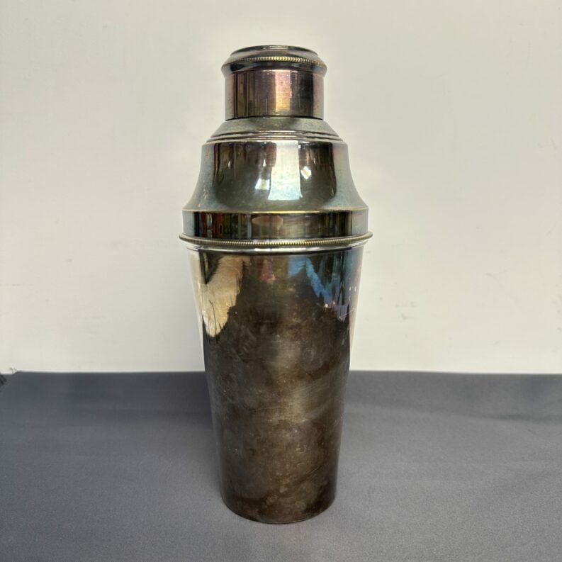 Ancien shaker vintage en métal argenté