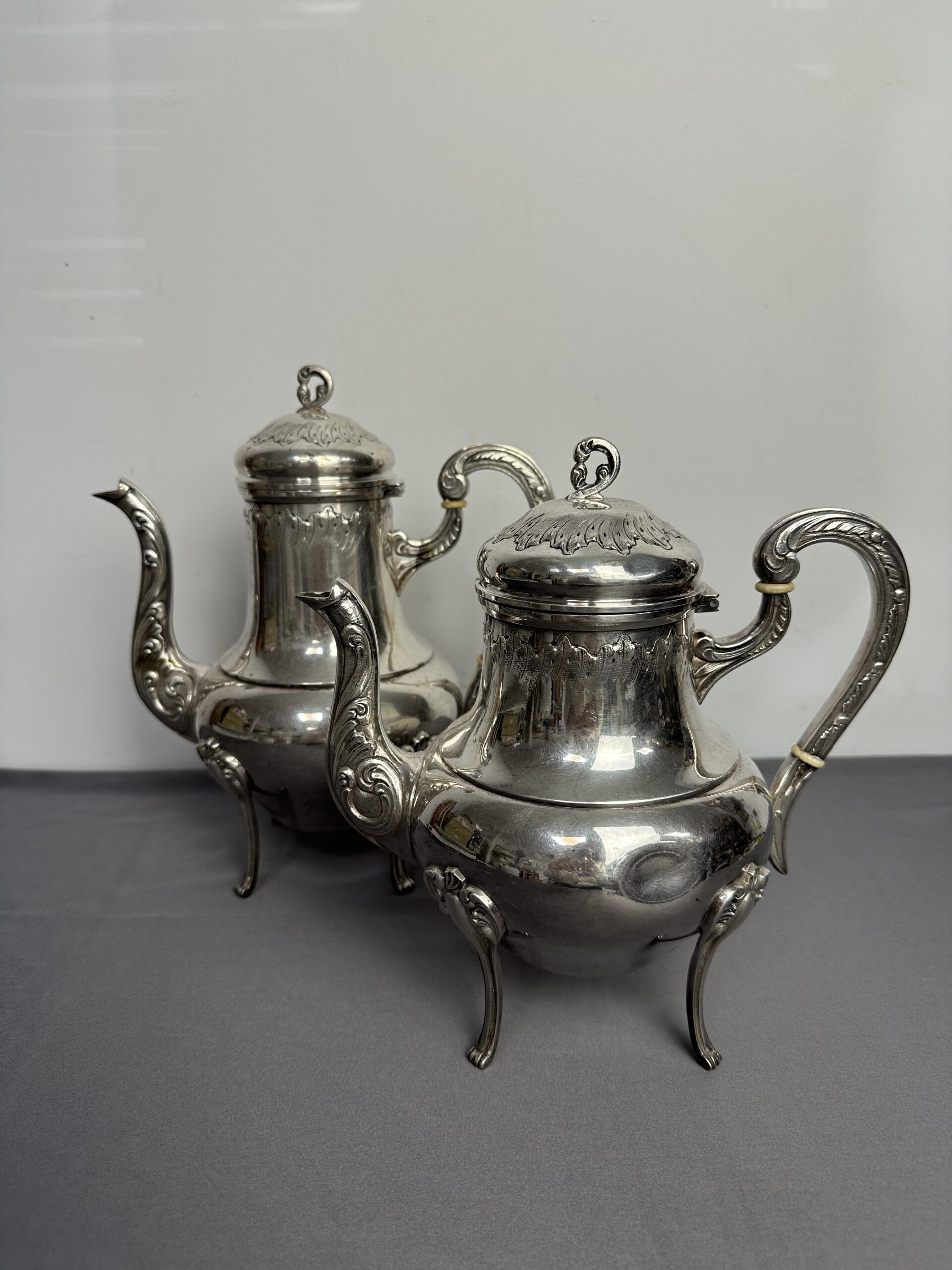 Duo théières anciennes métal argenté