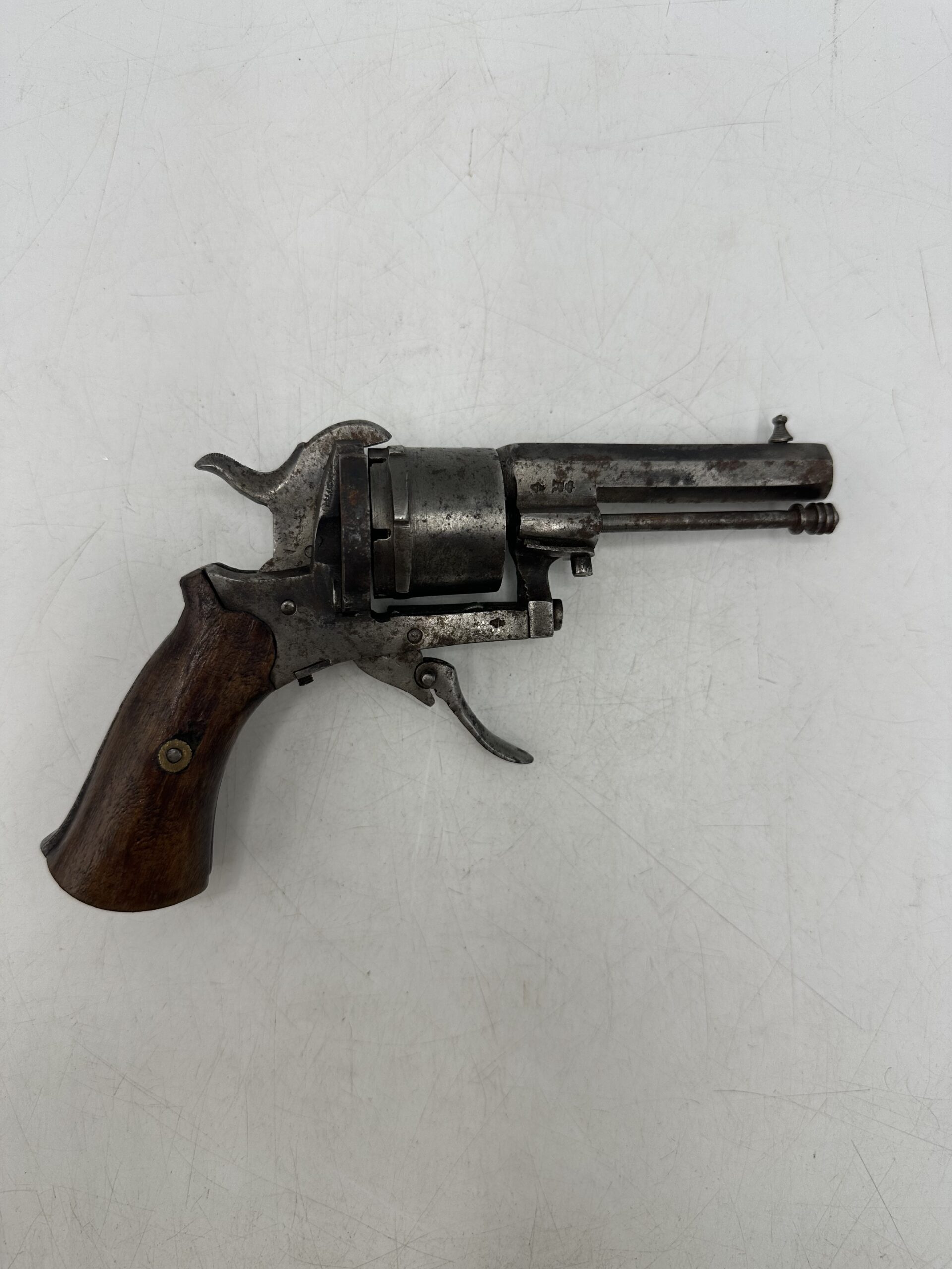 Ancien revolver à broche ELG – Image 2
