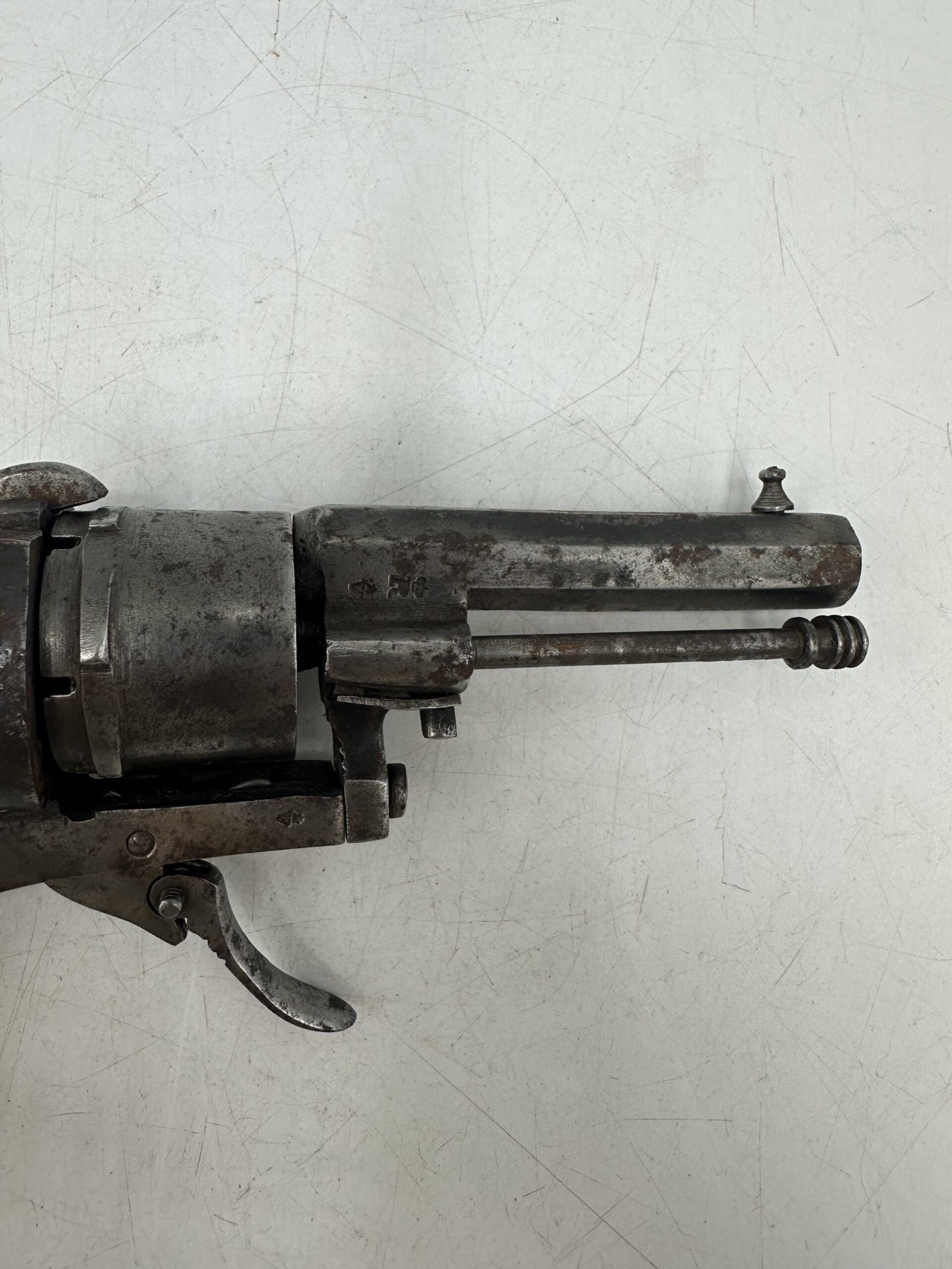 Ancien revolver à broche ELG – Image 3