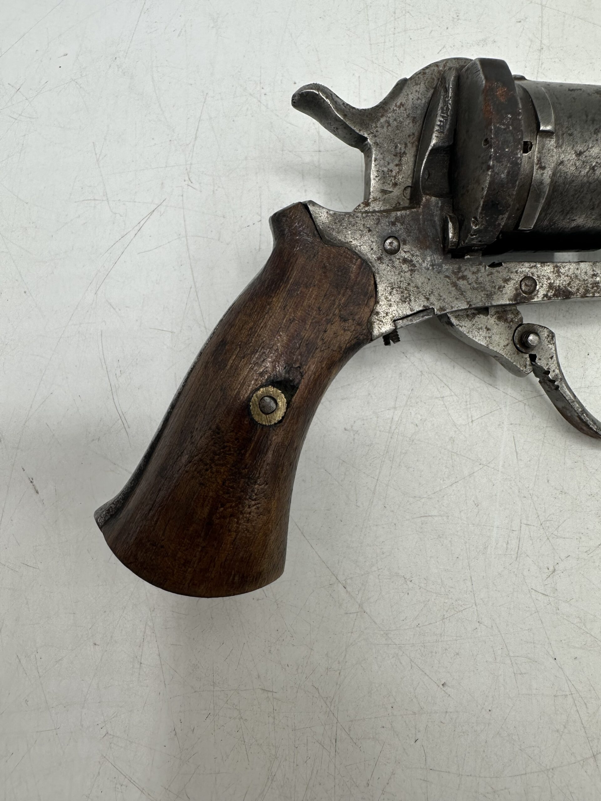 Ancien revolver à broche ELG – Image 5