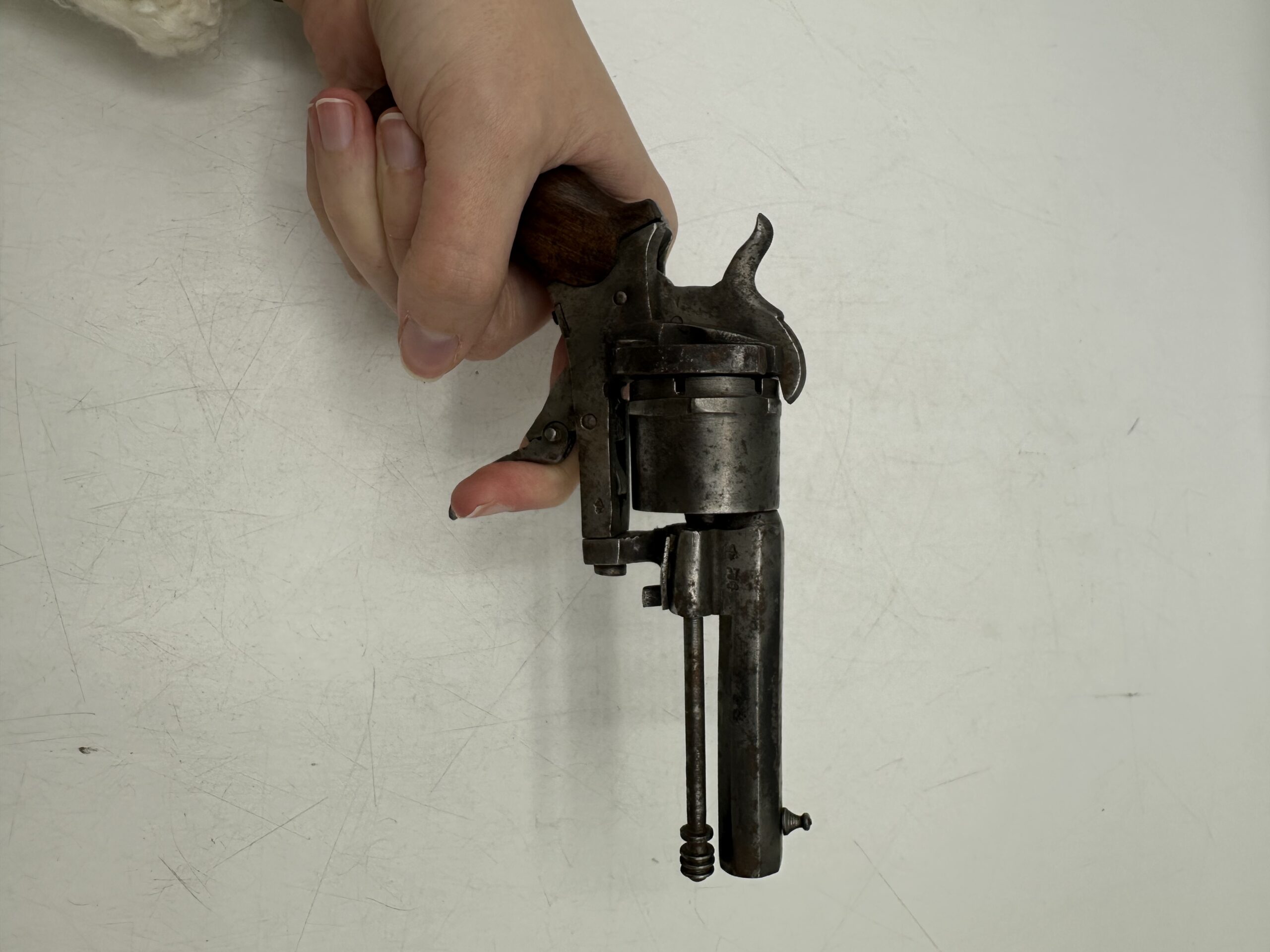 Ancien revolver à broche ELG – Image 9