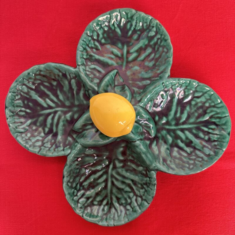 Plat vintage en barbotine Vallauris