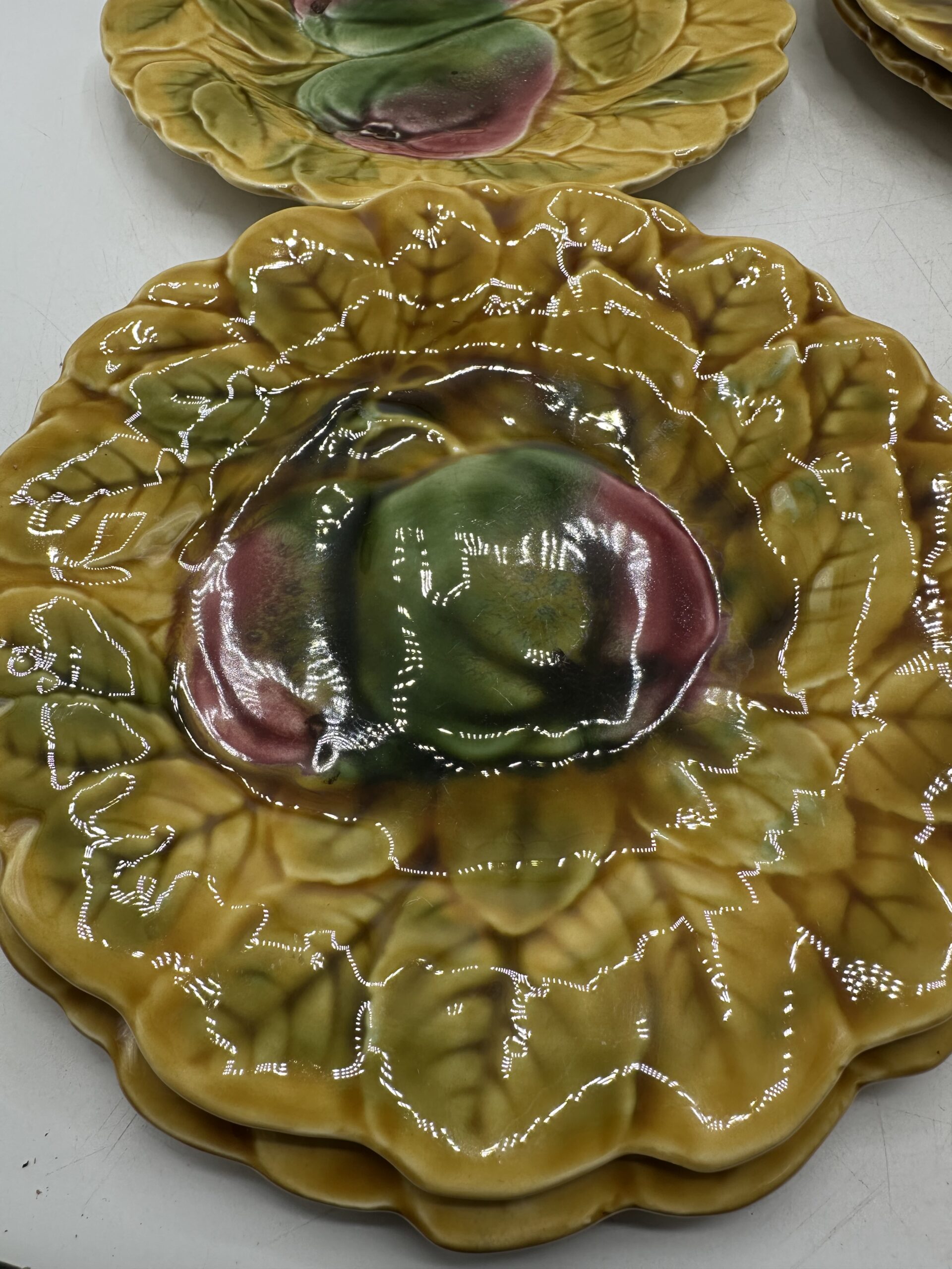 10 assiettes barbotine Sarreguemines – Image 14