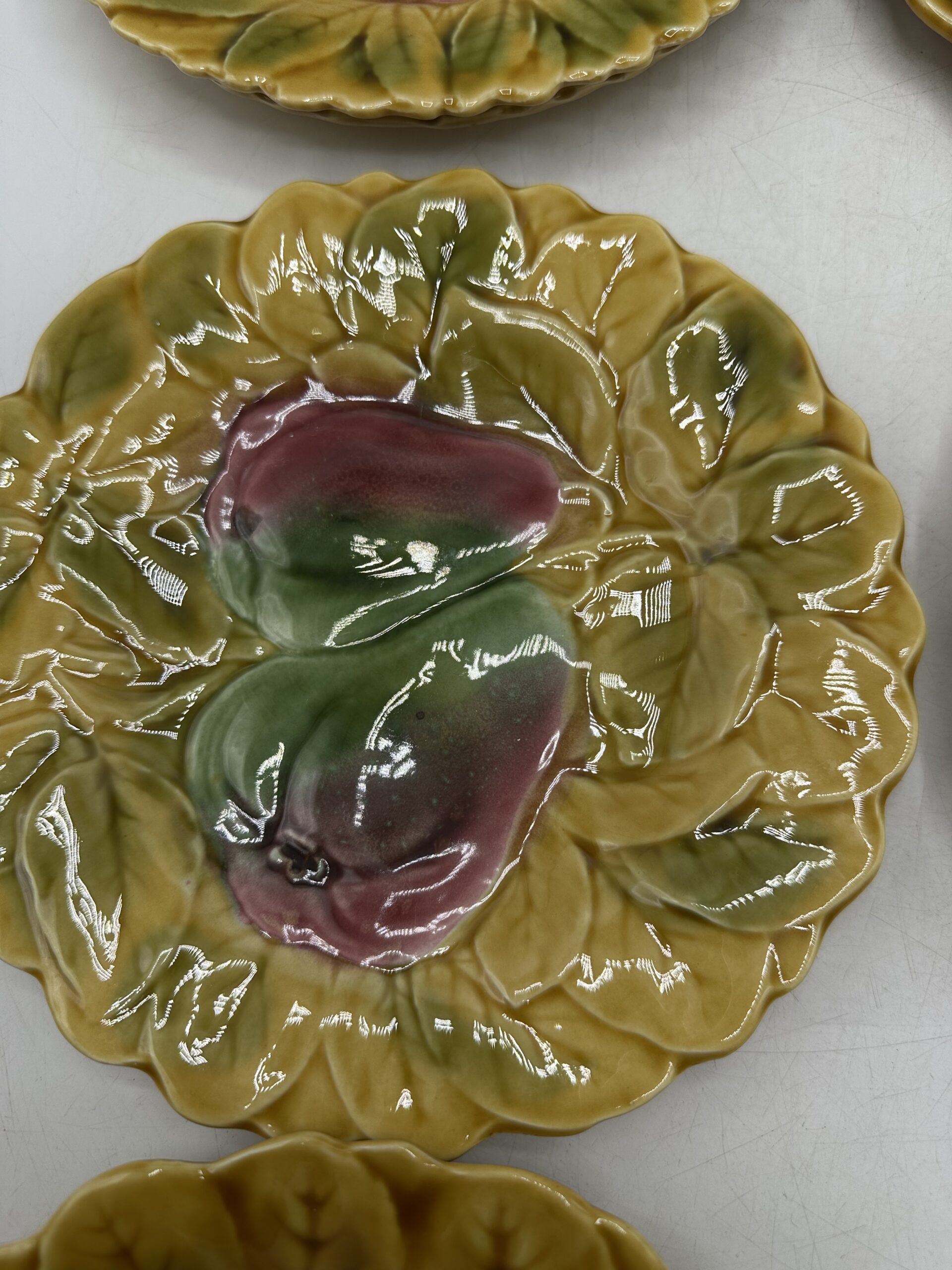 10 assiettes barbotine Sarreguemines – Image 11