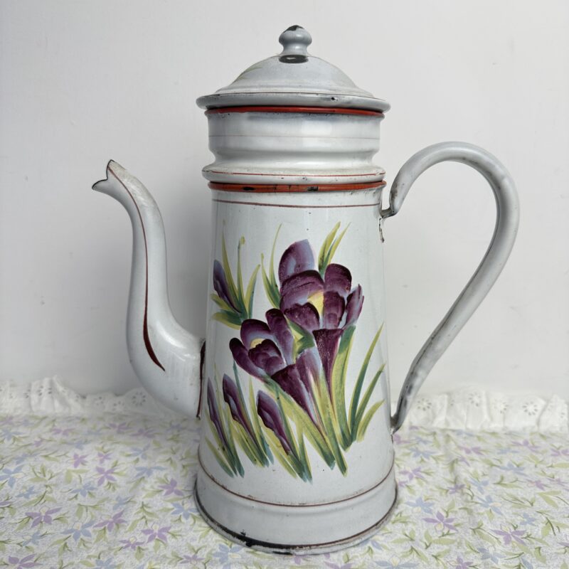 Ancienne cafetière émaillée fleurie
