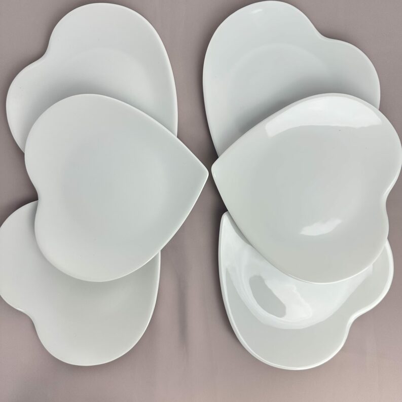 6 assiettes coeur porcelaine de Limoges