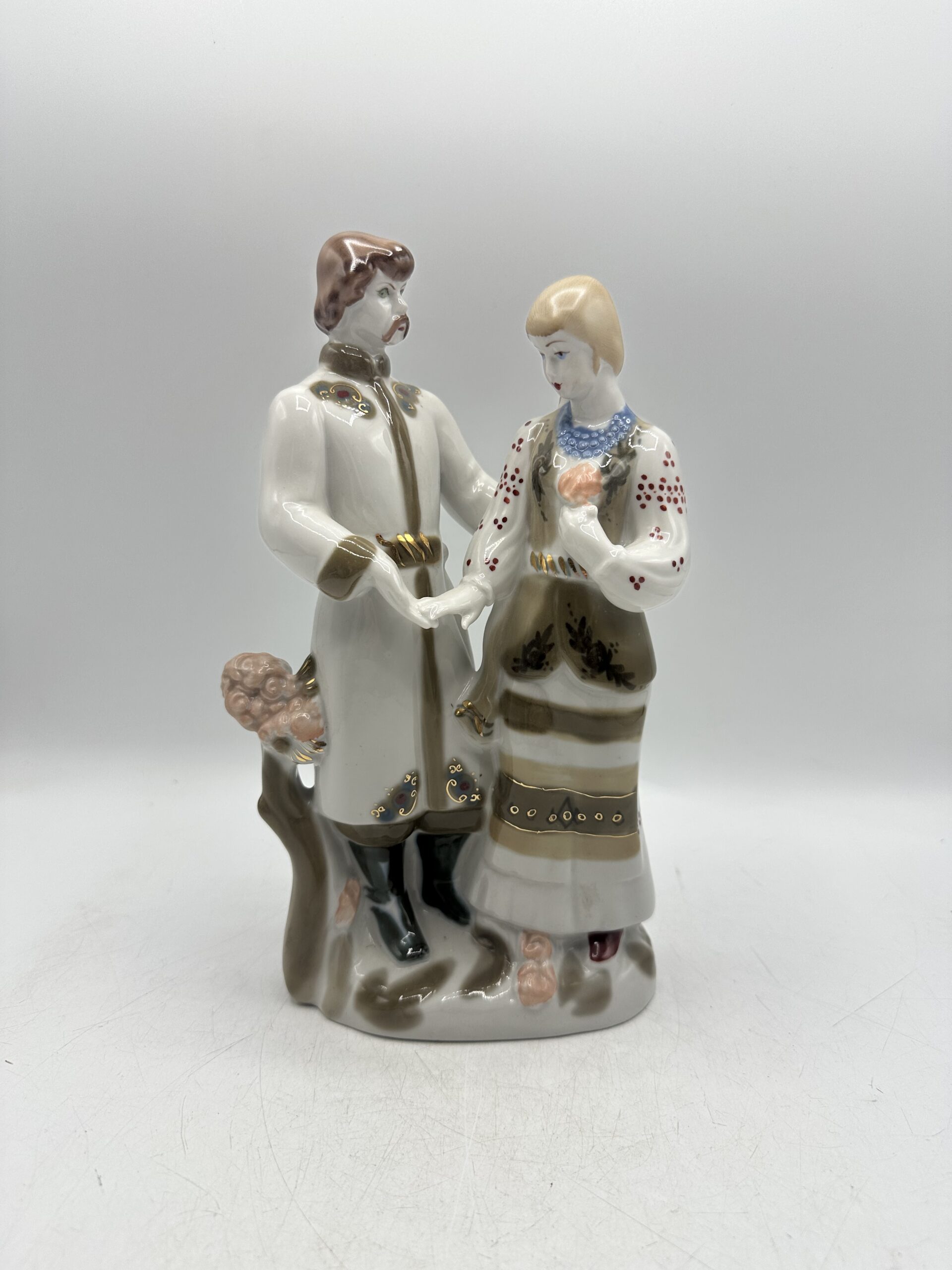 Ancienne figurine en porcelaine traditionnelle – Image 2