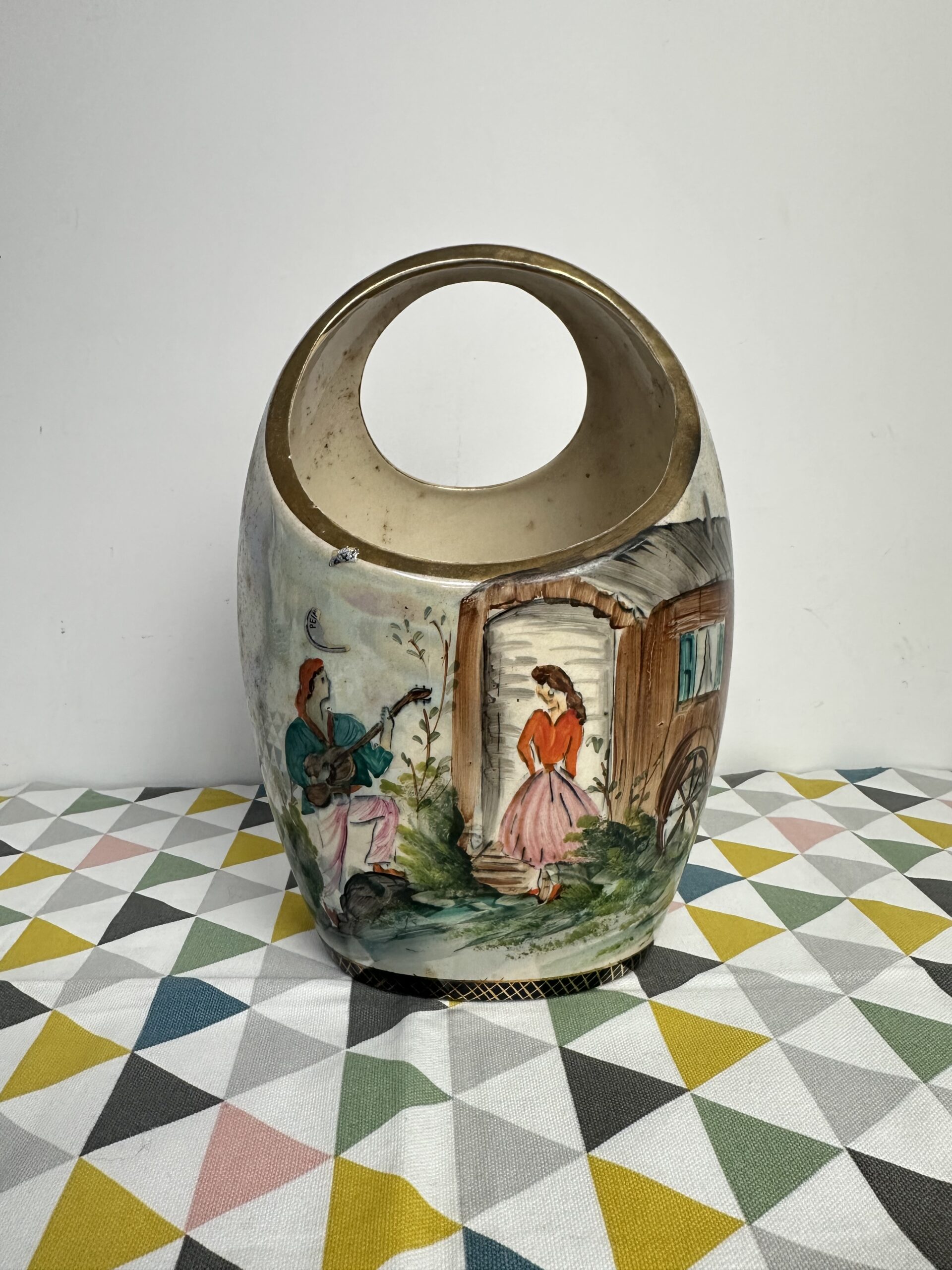 Vase ancien H Bequet