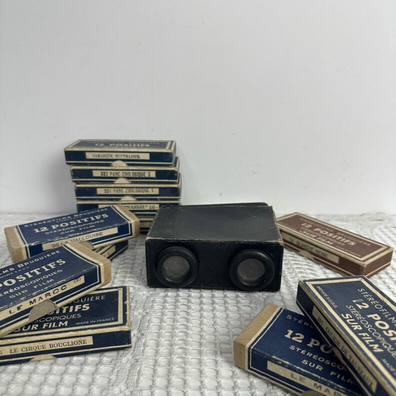 Stéréoscope ancien avec 12 boîtes de stéréofilms Bruguière