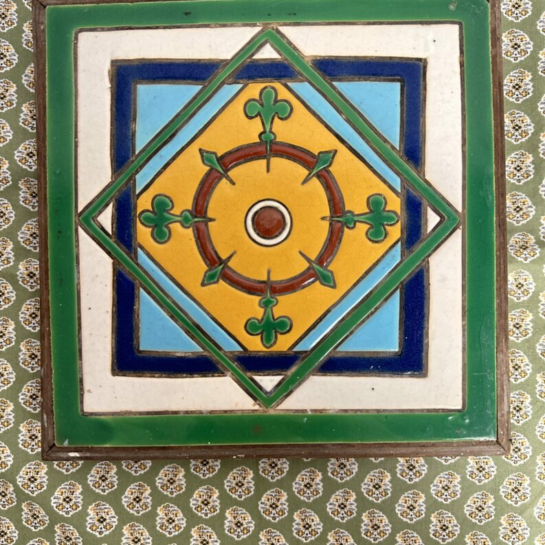 Dessous de plat carreau de faience