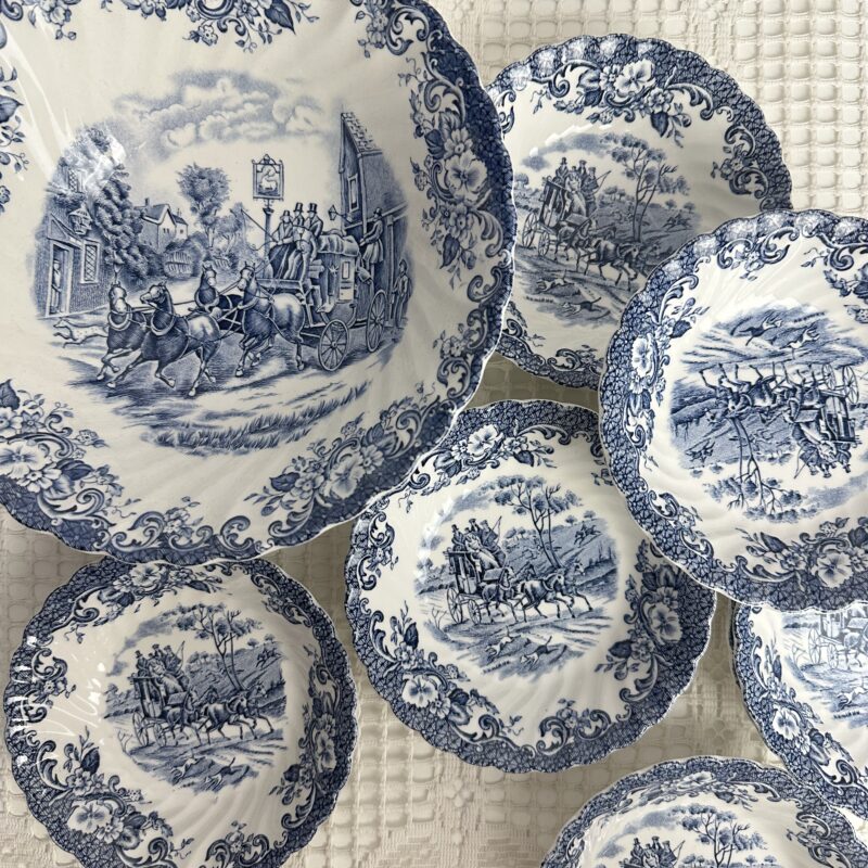 Ensemble coupelles et saladier Johnson Bros