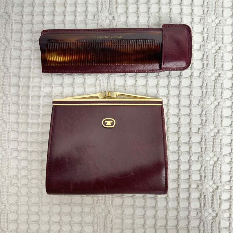 Ancien porte monnaie en cuir Le Tanneur vintage