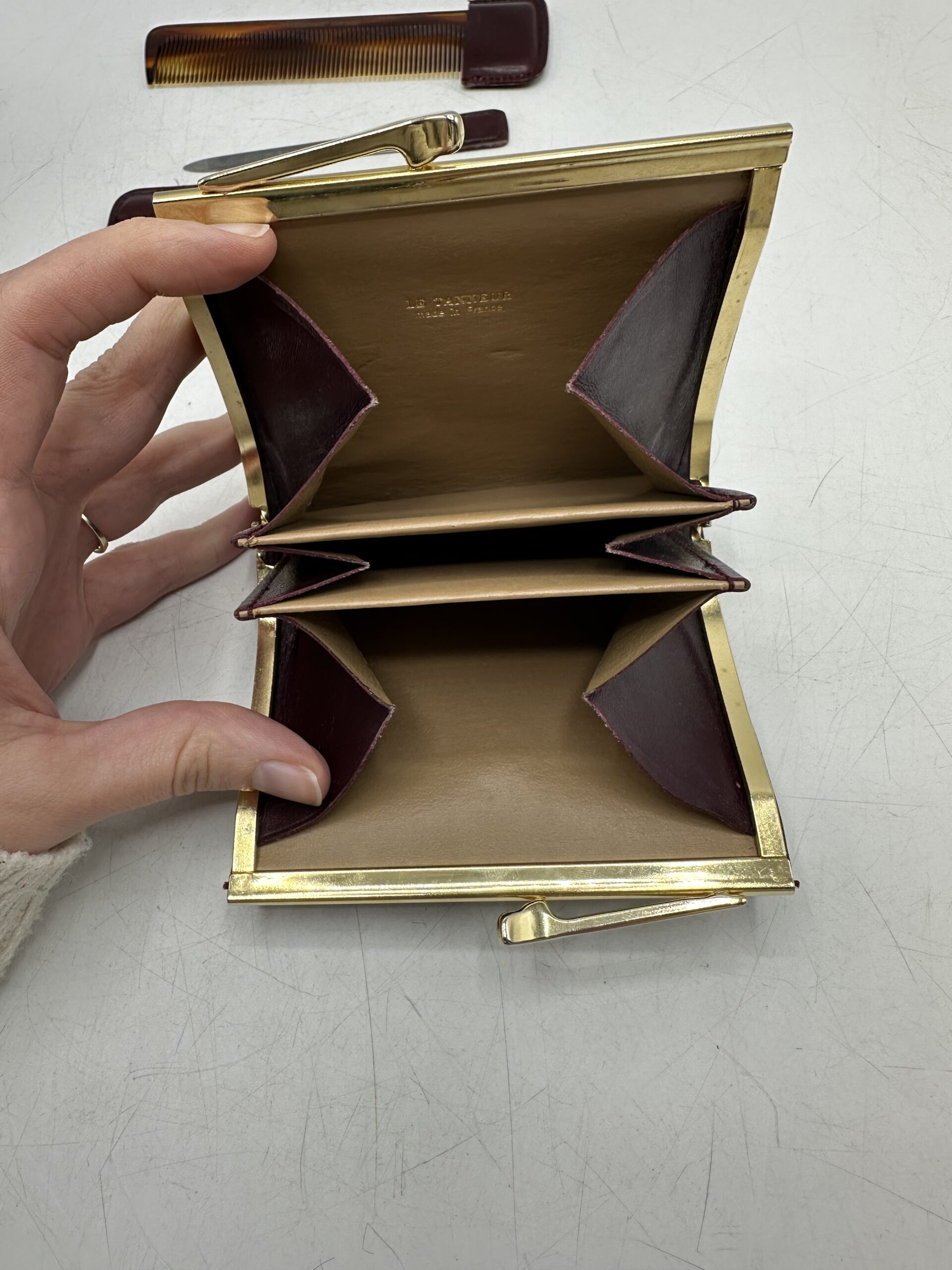 Ancien porte monnaie en cuir Le Tanneur vintage – Image 9