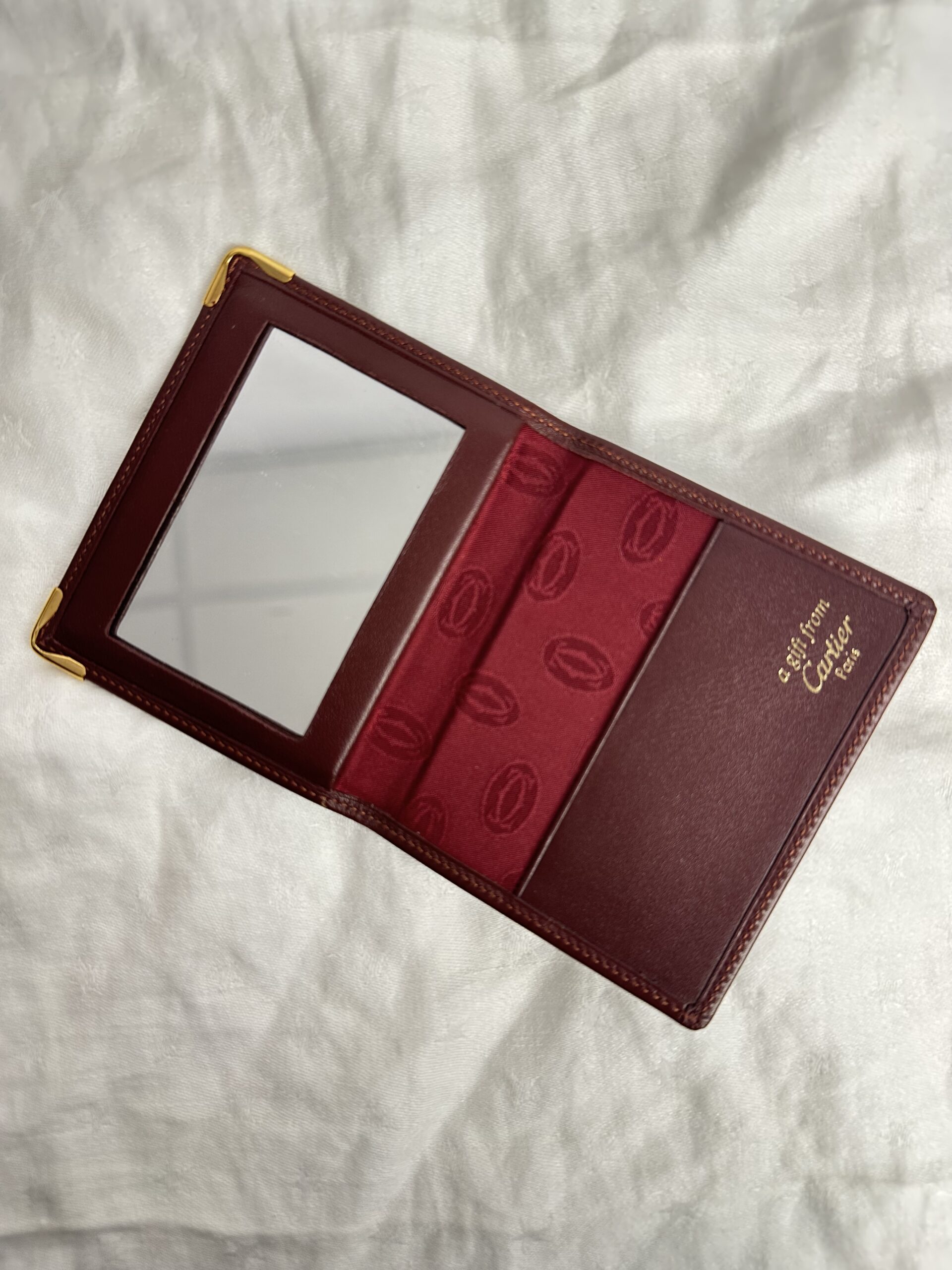 Miroir de poche en cuir Cartier vintage