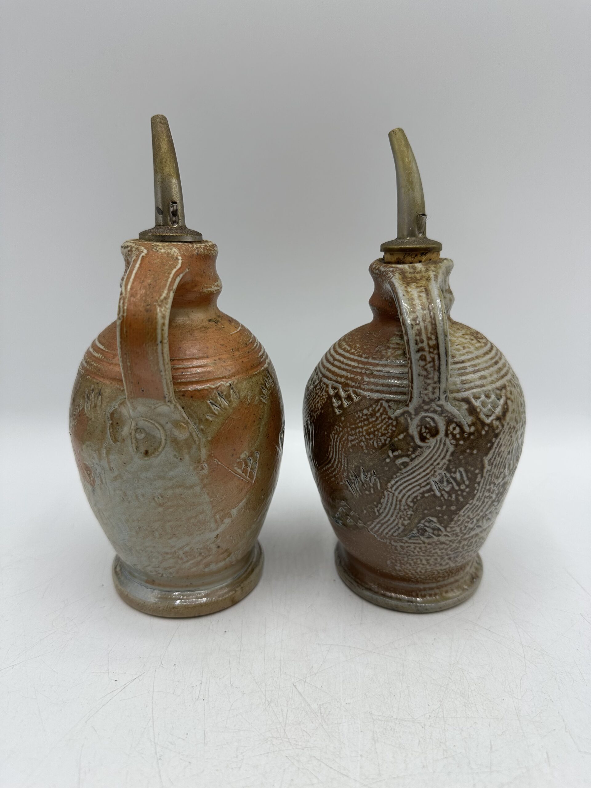Duo de bouteilles en céramique Atelier d’En Haut – Image 2