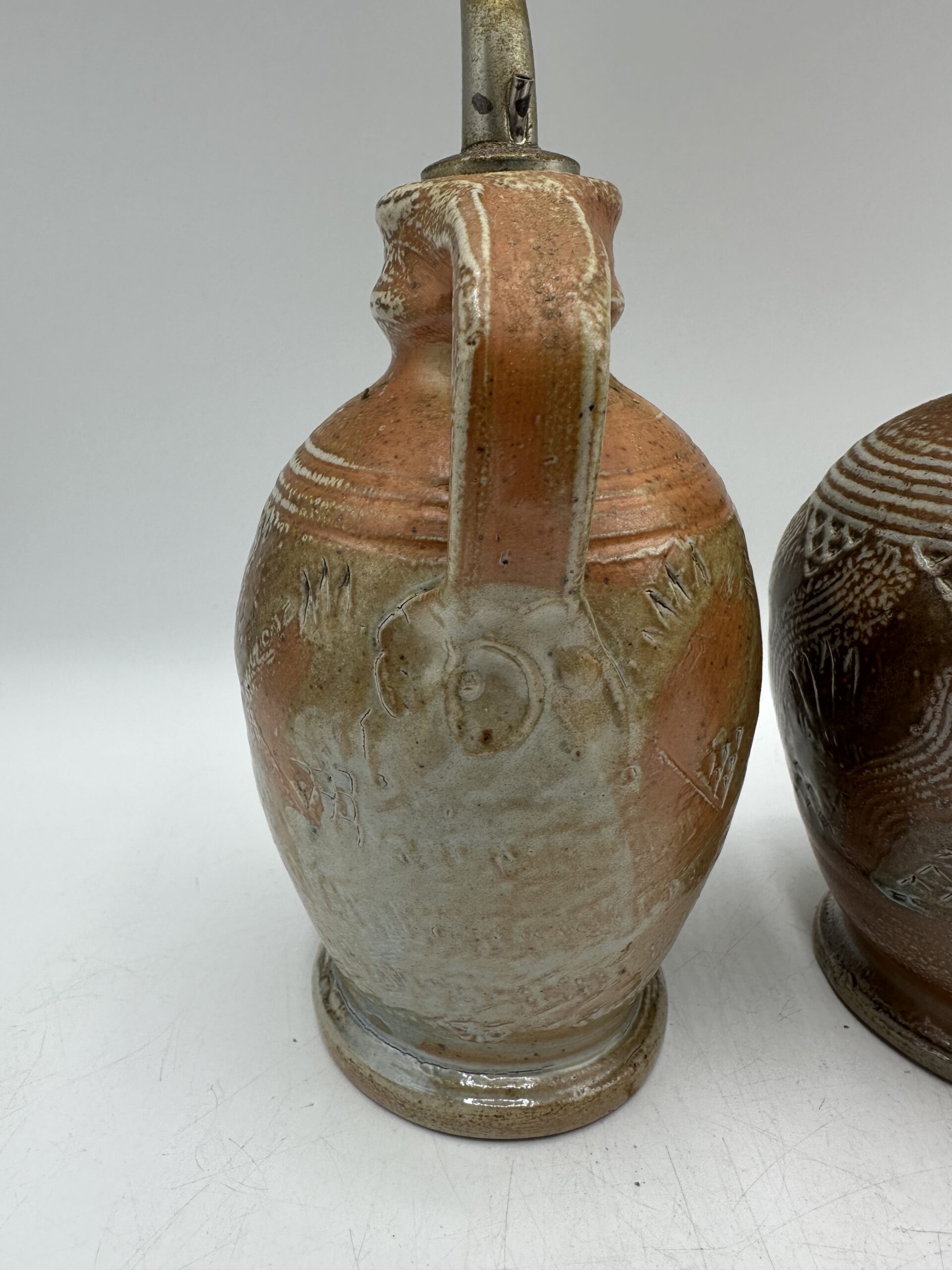 Duo de bouteilles en céramique Atelier d’En Haut – Image 3