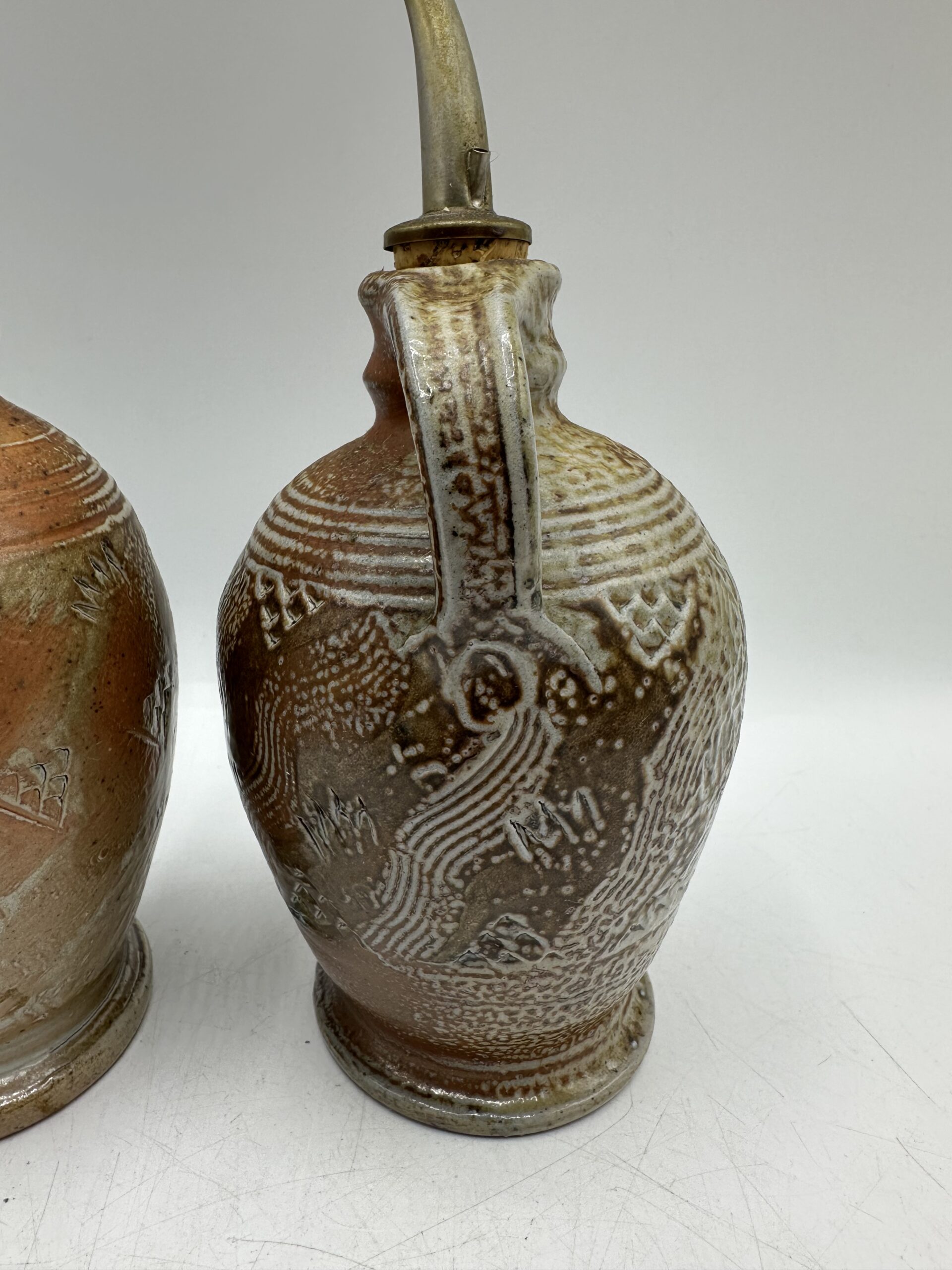 Duo de bouteilles en céramique Atelier d’En Haut – Image 4