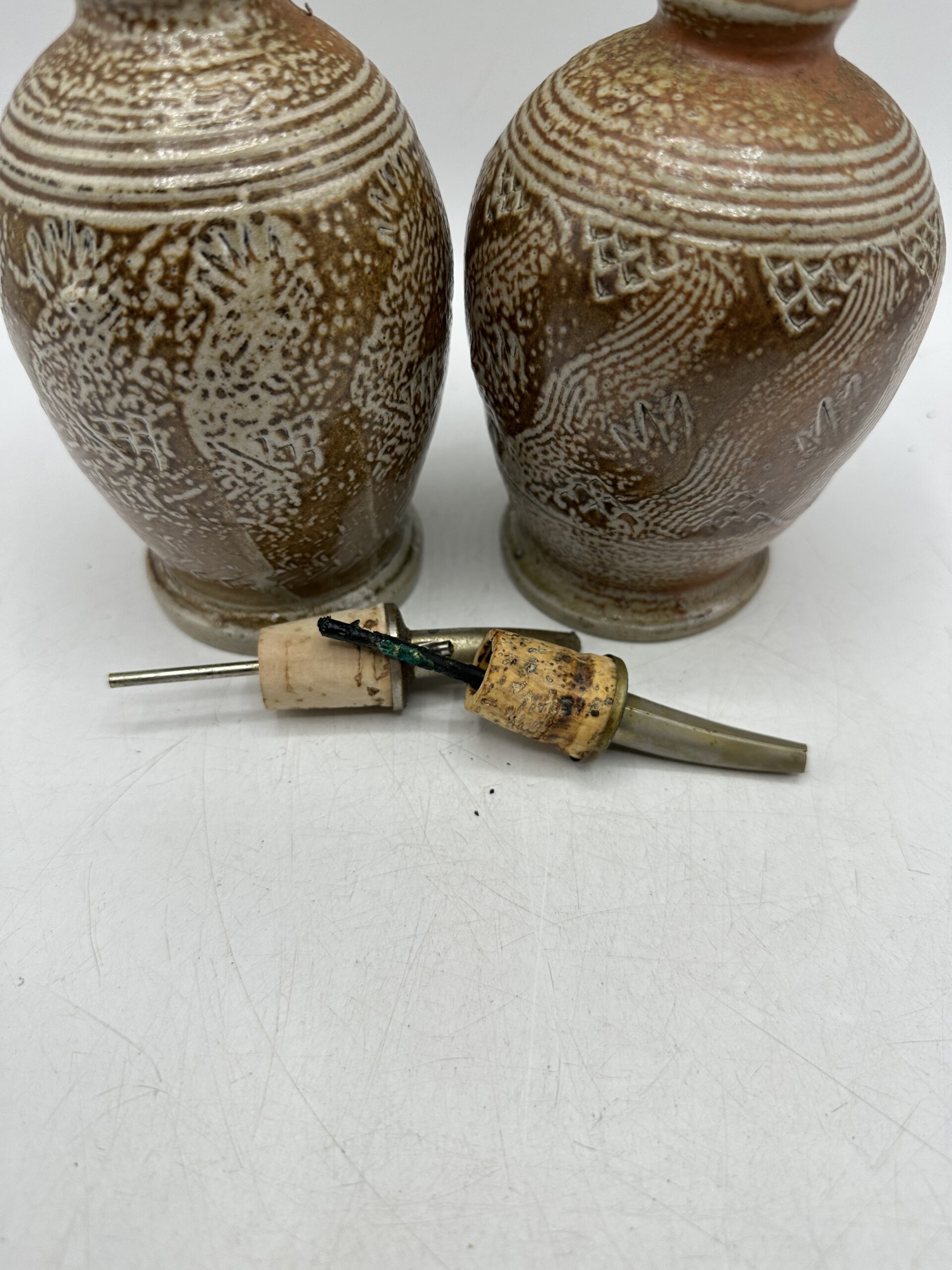 Duo de bouteilles en céramique Atelier d’En Haut – Image 10