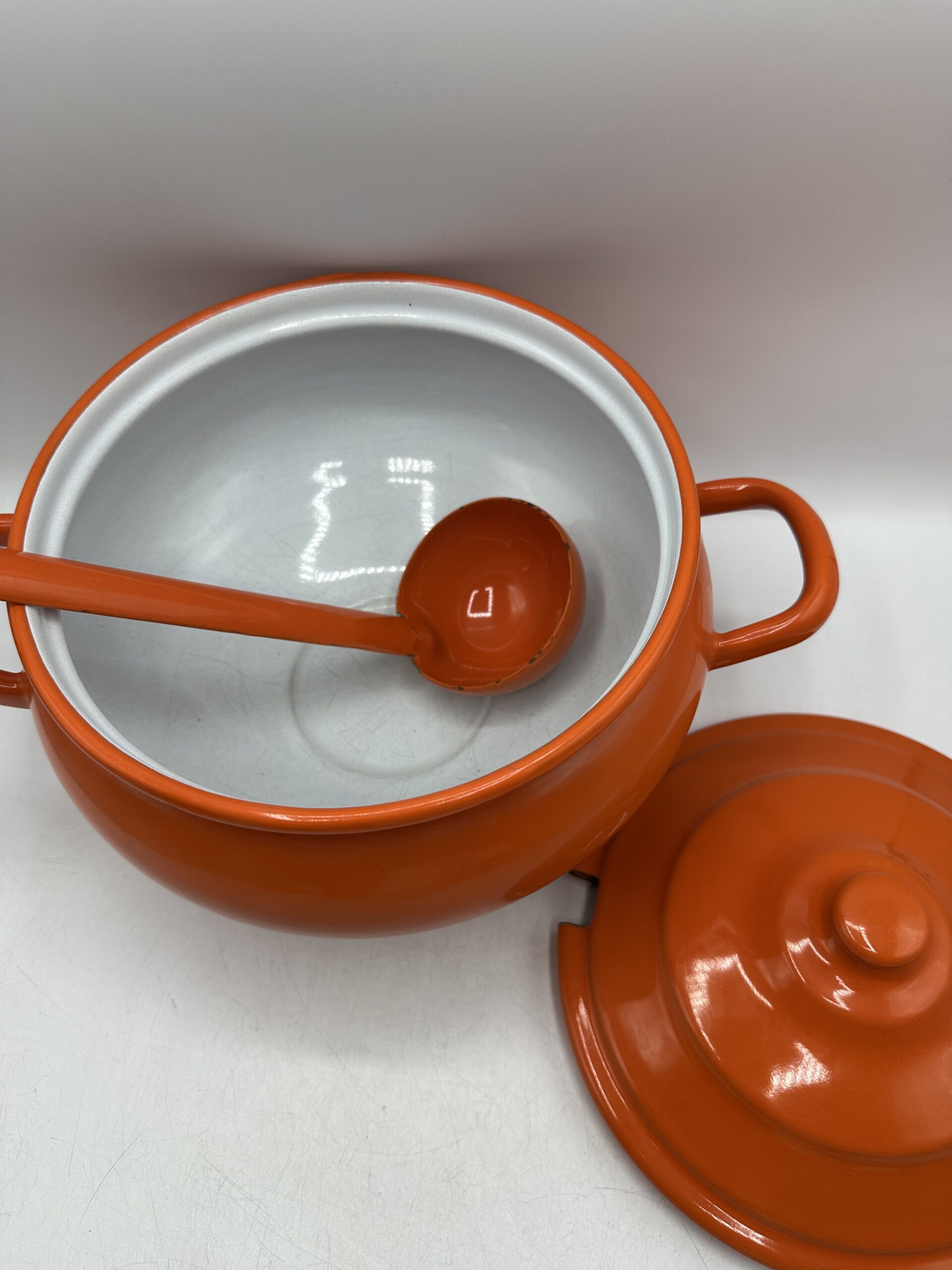 Soupière émaillée orange vintage – Image 4