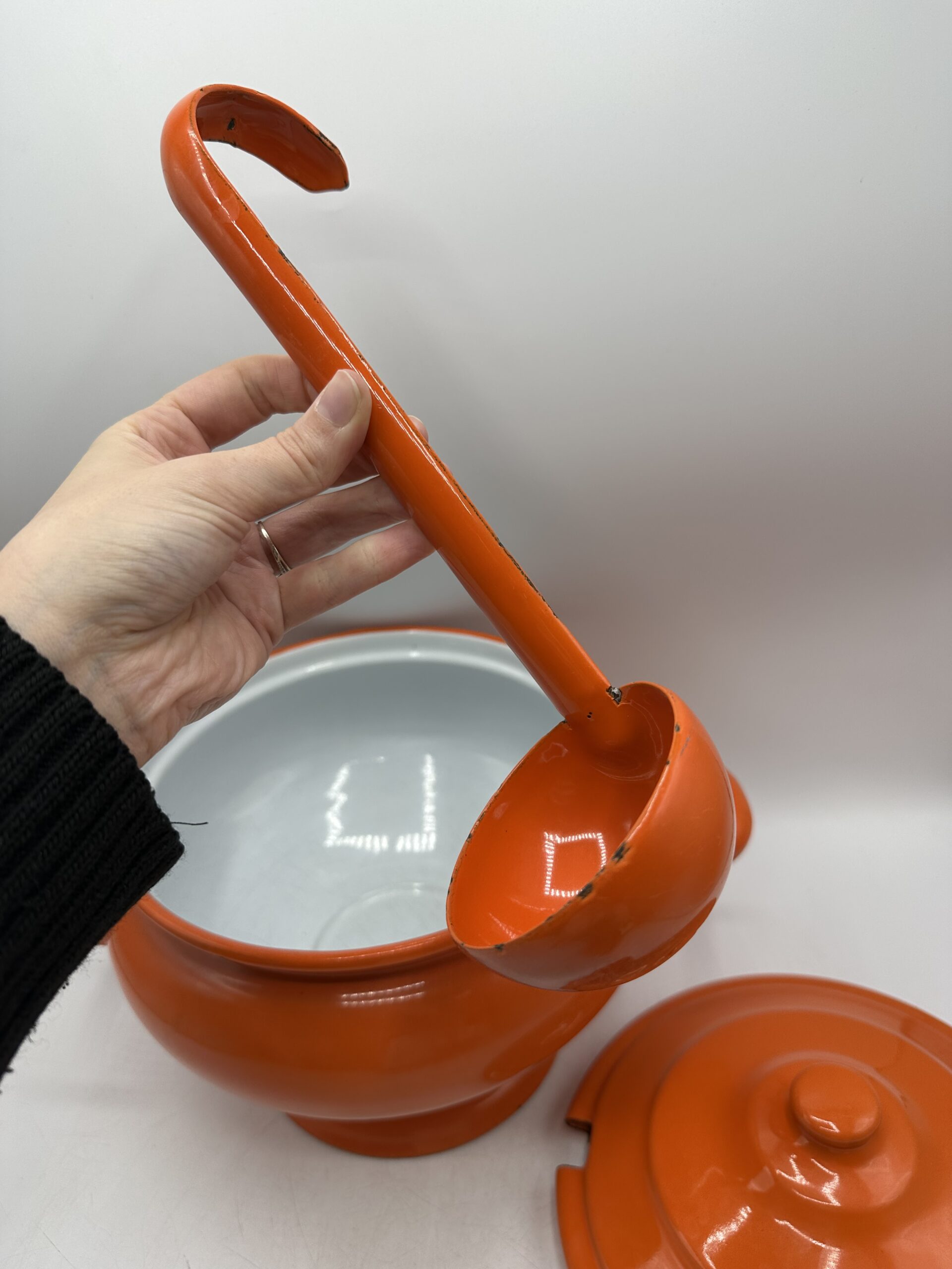 Soupière émaillée orange vintage – Image 7